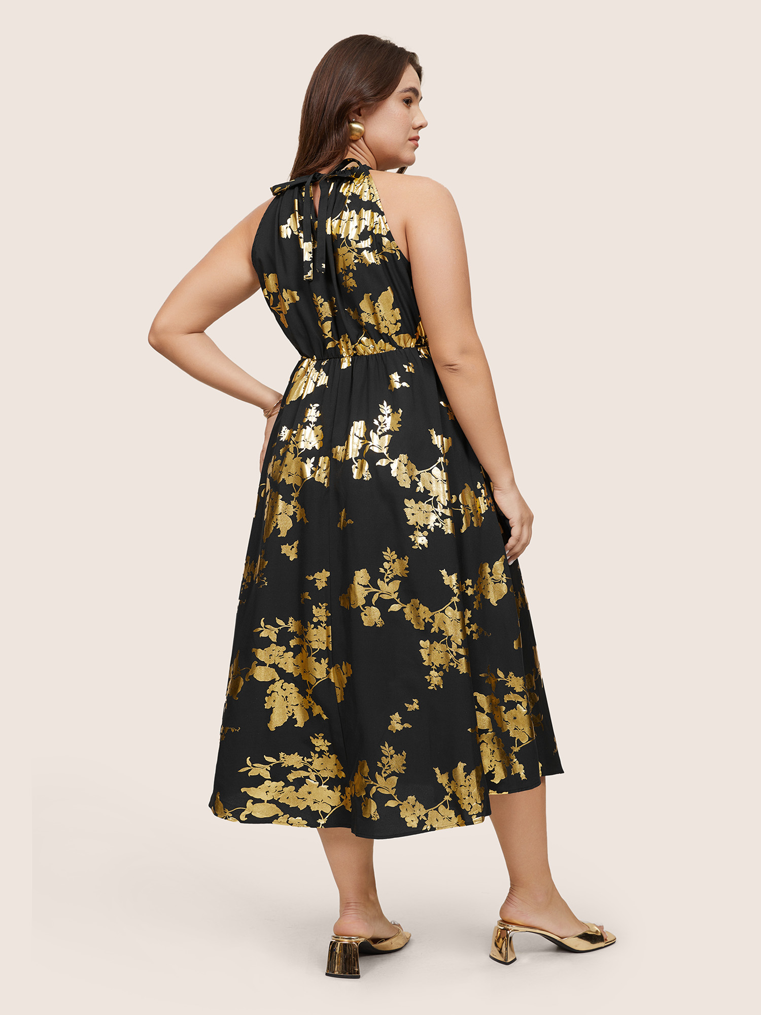 Plus Size Glitter Pocket Halter Keyhole Midi Dress Black Women Glamour Printed Round Neck Sleeveless Curvy Midi Dress BloomChic 10/M 