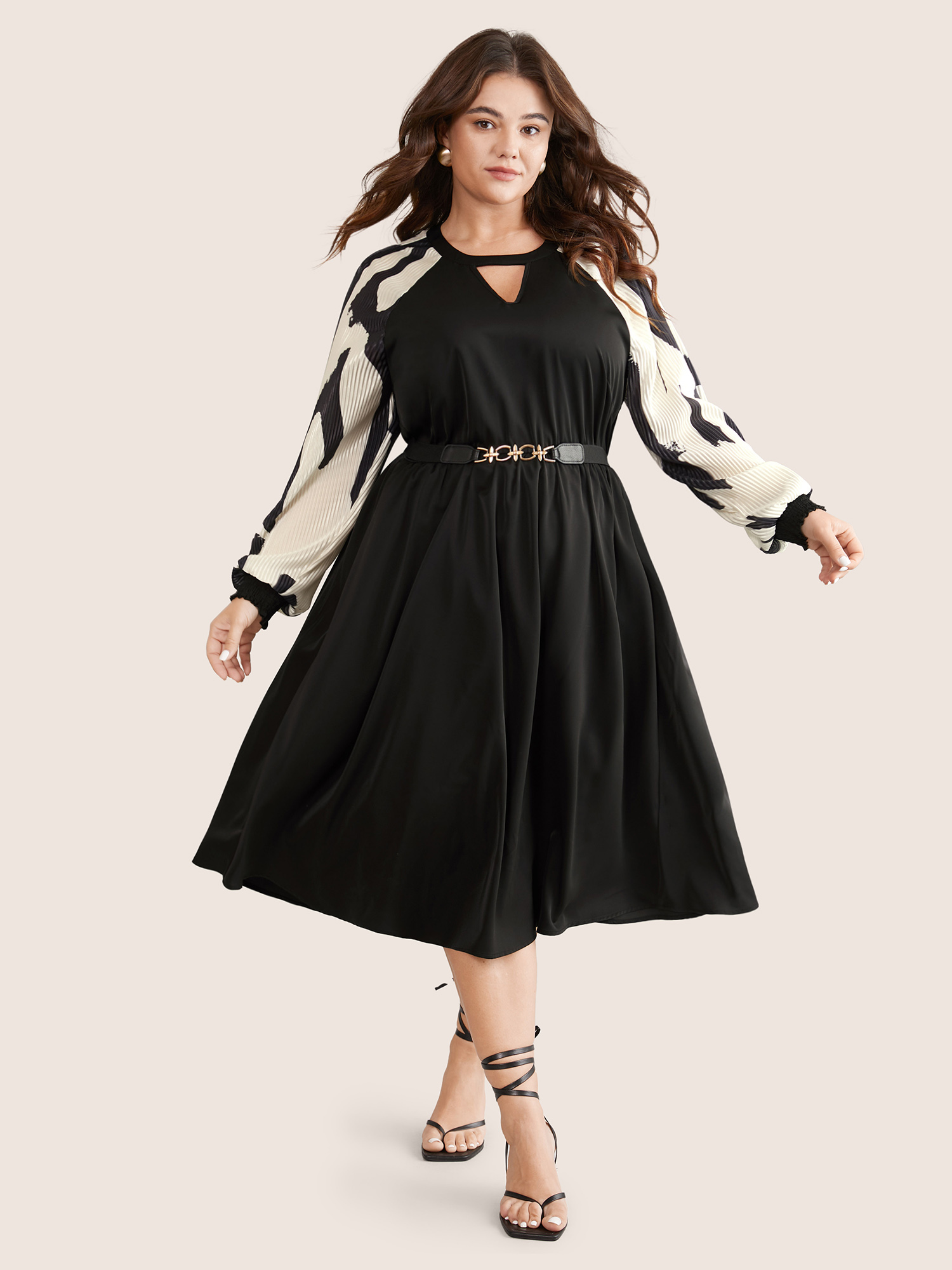 

Plus Size Colorblock Keyhole Pleated Detail Shirred Dress Black Women Elegant Gathered Keyhole Cut-Out Long Sleeve Curvy Midi Dress BloomChic