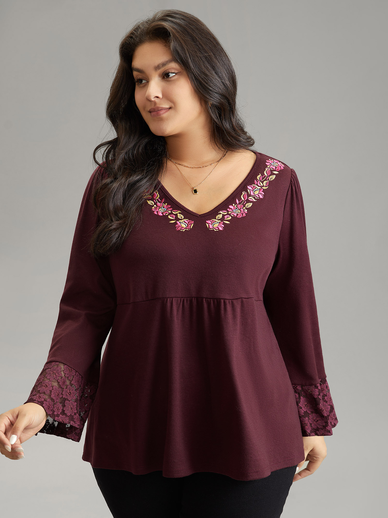 

Plus Size Floral Embroidered Lace Panel Bell Sleeve T-shirt Burgundy V-neck Long Sleeve Elegant Jersey Tops