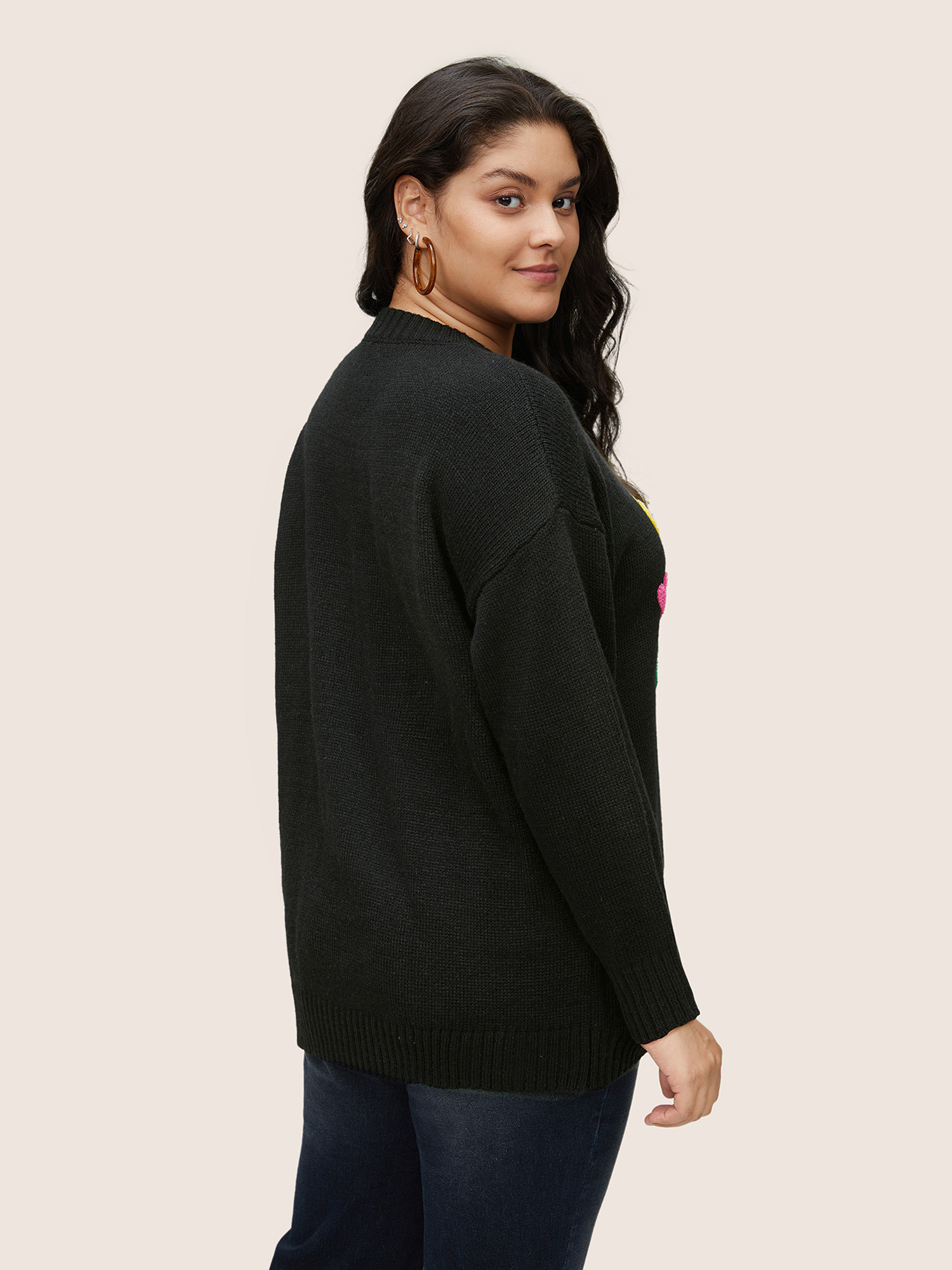 

Plus Size Heart Towel Embroidered Crew Neck Pullover Black Women Casual Loose Long Sleeve Round Neck Dailywear Pullovers BloomChic