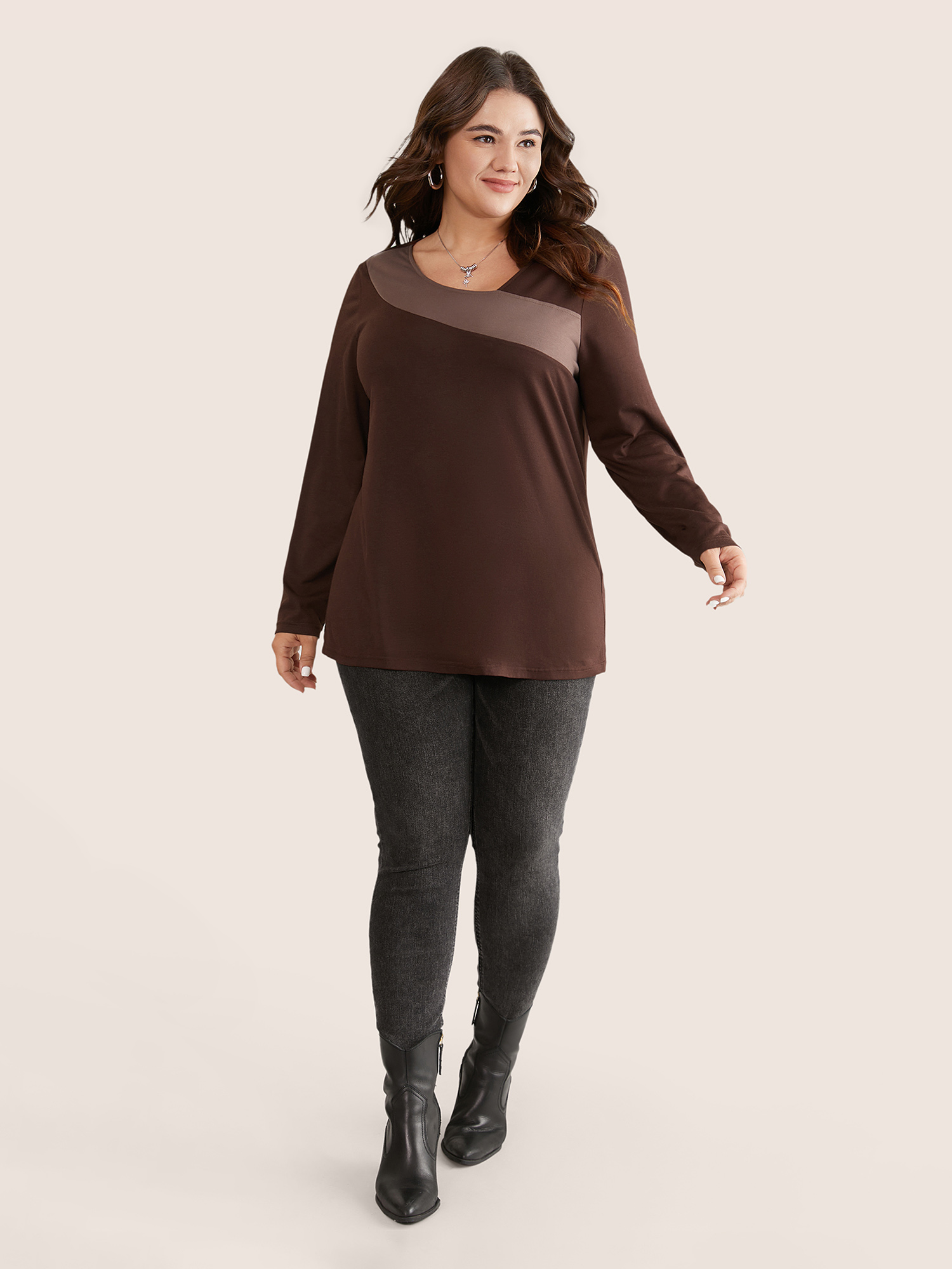 Plus Size Women Everyday Plain Contrast Regular Sleeve Long Sleeve V-neck Casual T-shirts BloomChic 