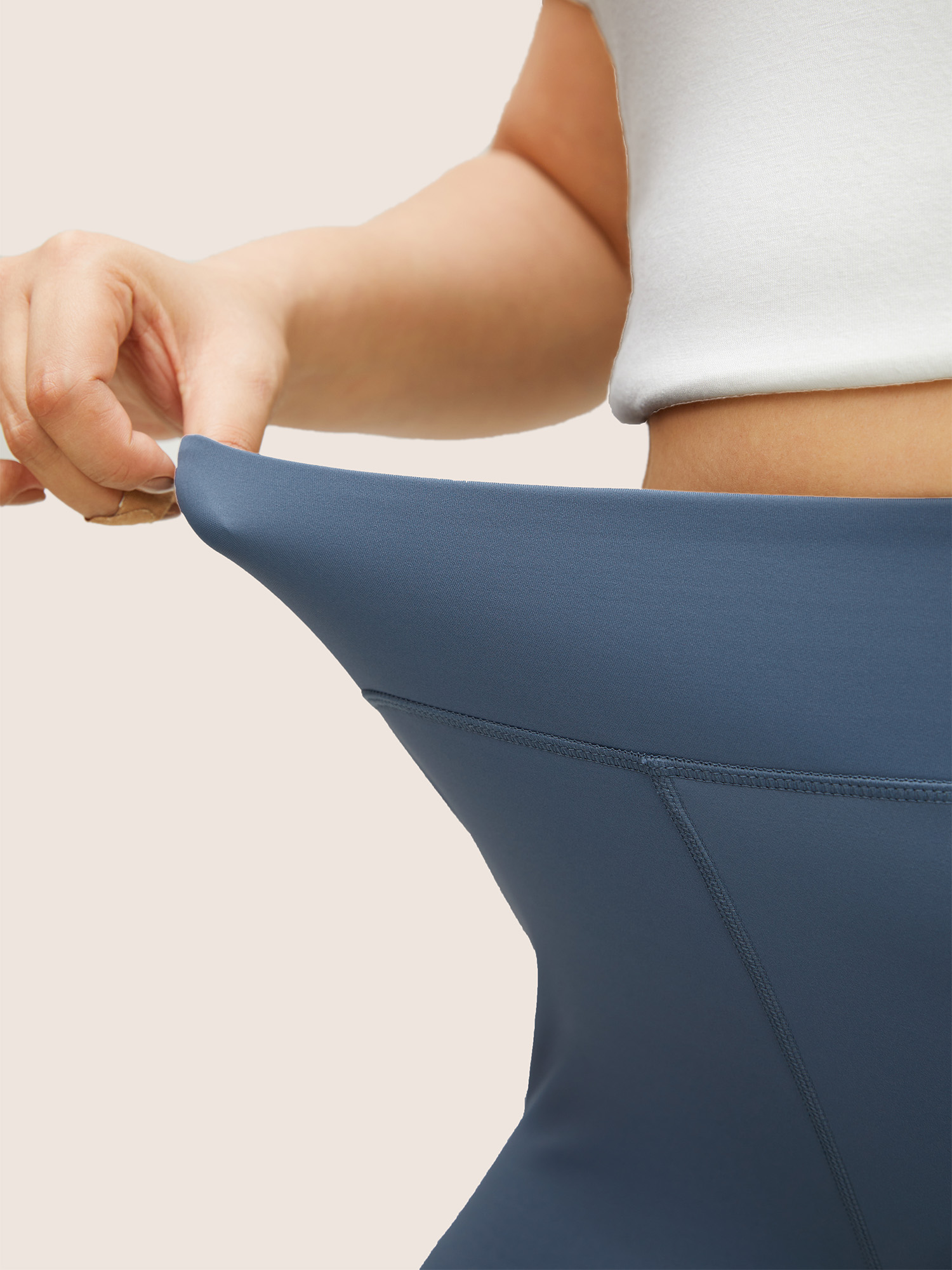 Plus Size Women Dailywear Plain Elastic Waist High stretch Skinny High Rise Pocket Casual Leggings BloomChic 