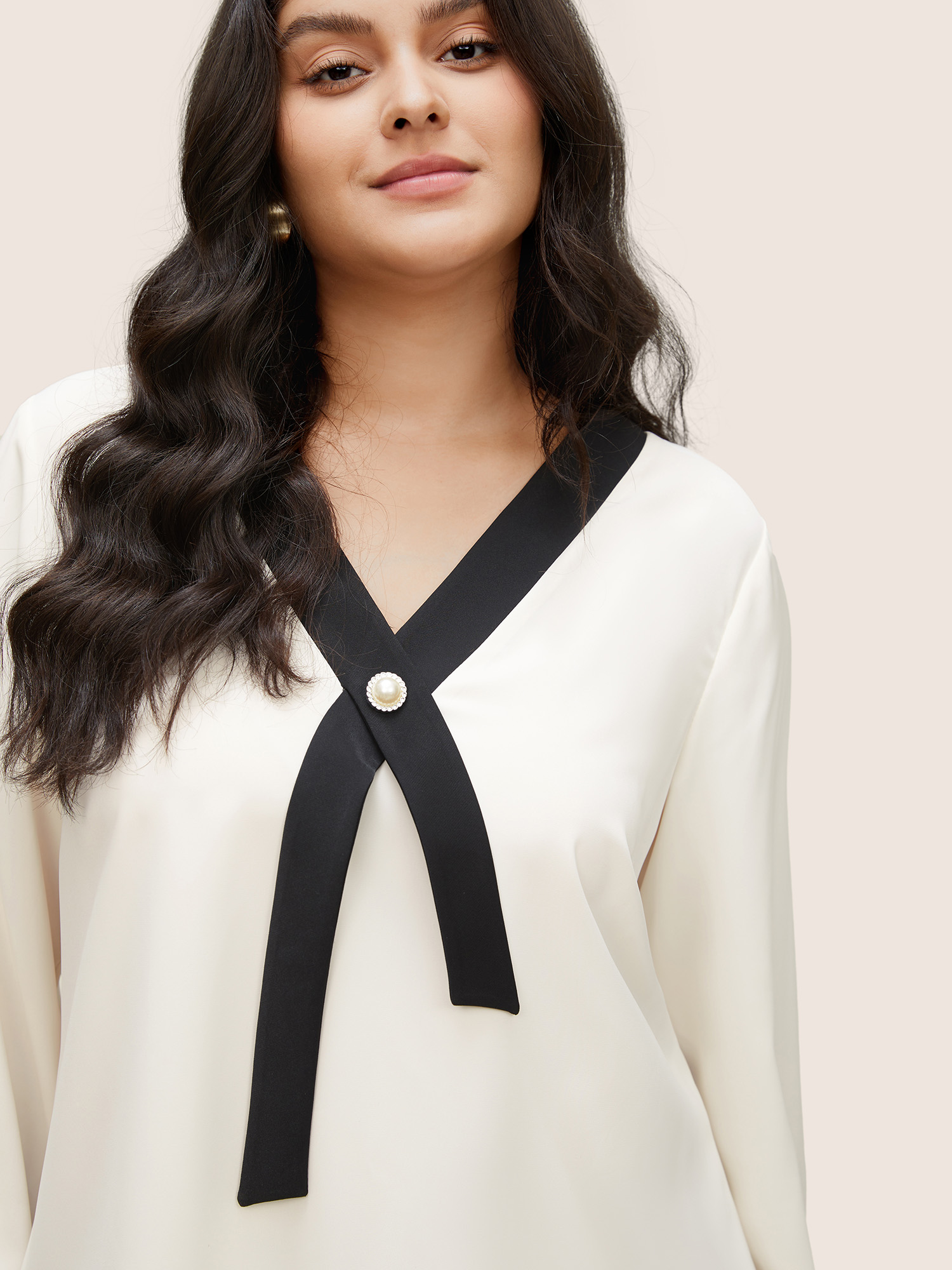 Plus Size Ivory Contrast Pearl Decor Tie Decoration Blouse Women At the Office Long Sleeve V-neck Work Blouses BloomChic 10/M 