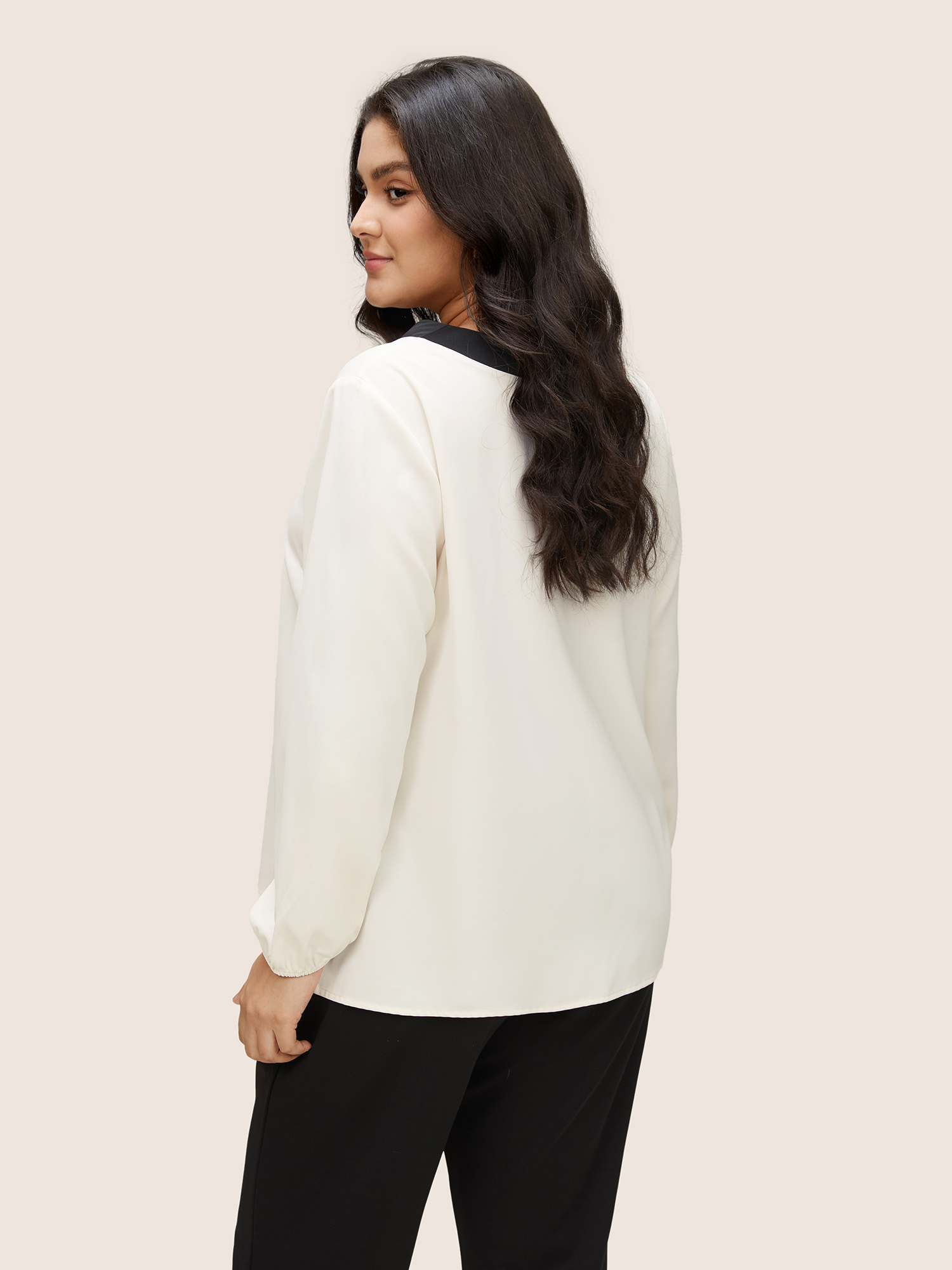 Plus Size Ivory Contrast Pearl Decor Tie Decoration Blouse Women At the Office Long Sleeve V-neck Work Blouses BloomChic 10/M 