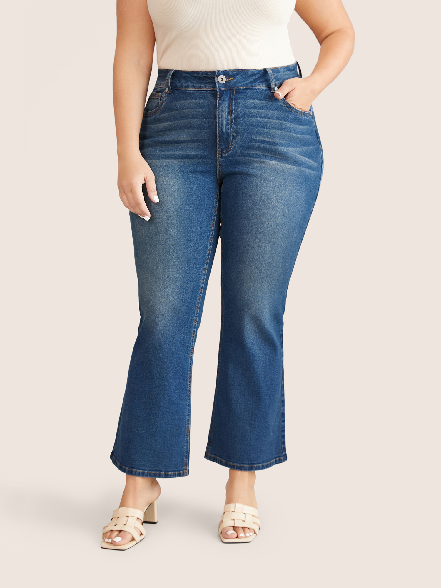 

Plus Size Medium Wash Flare Leg High Jeans Women Blue Casual Plain Non High stretch Slanted pocket Jeans BloomChic