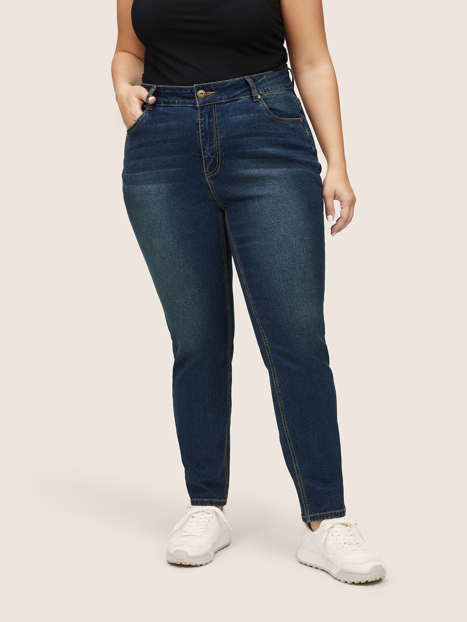 

Plus Size Zipper Fly Dark Wash Full Length Jeans Women Indigo Casual Plain Non High stretch Slanted pocket Jeans BloomChic