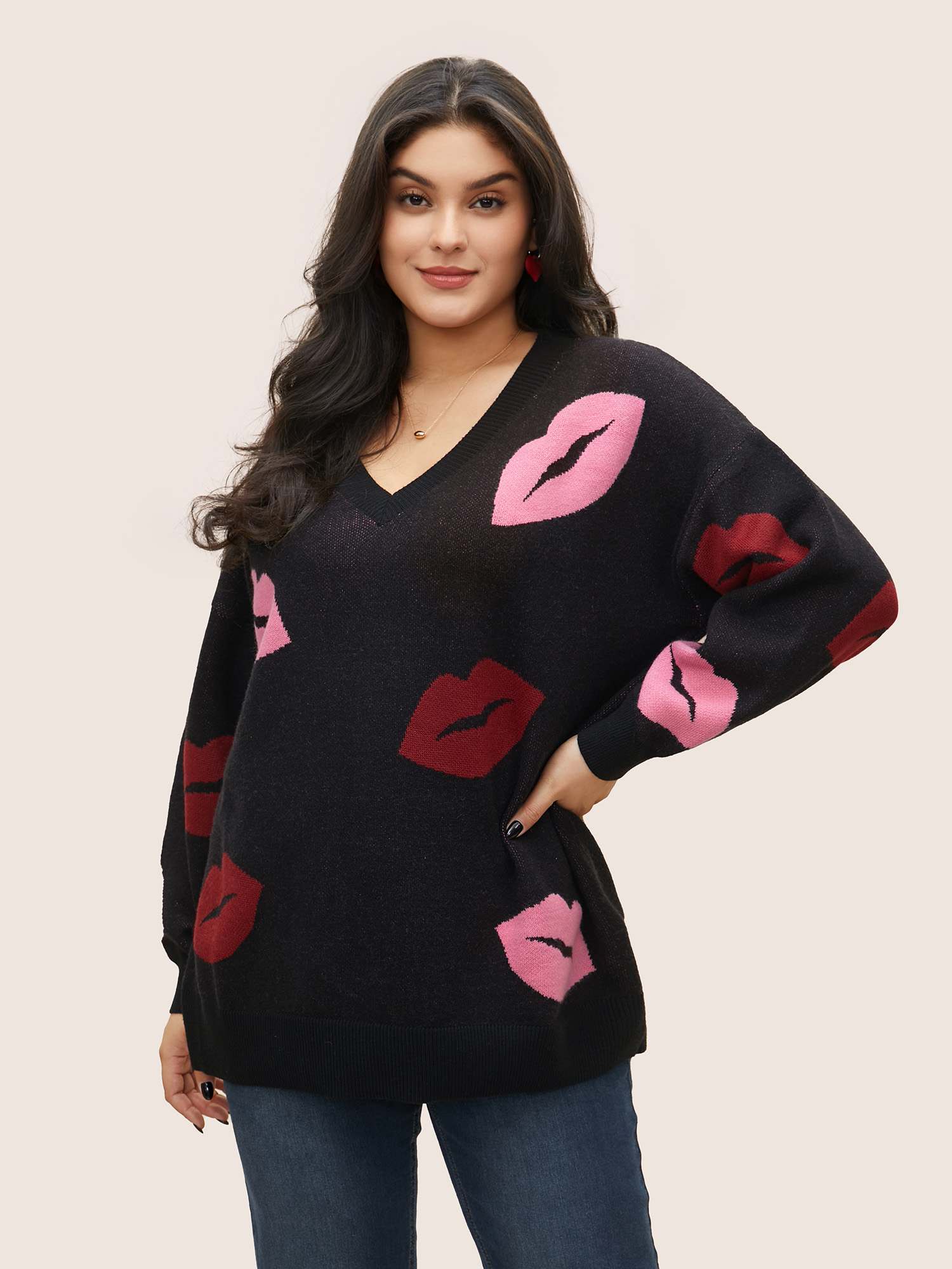 

Plus Size Supersoft Essentials Lip Print Split Side Pullover Black Women Casual Long Sleeve V-neck Everyday Pullovers BloomChic