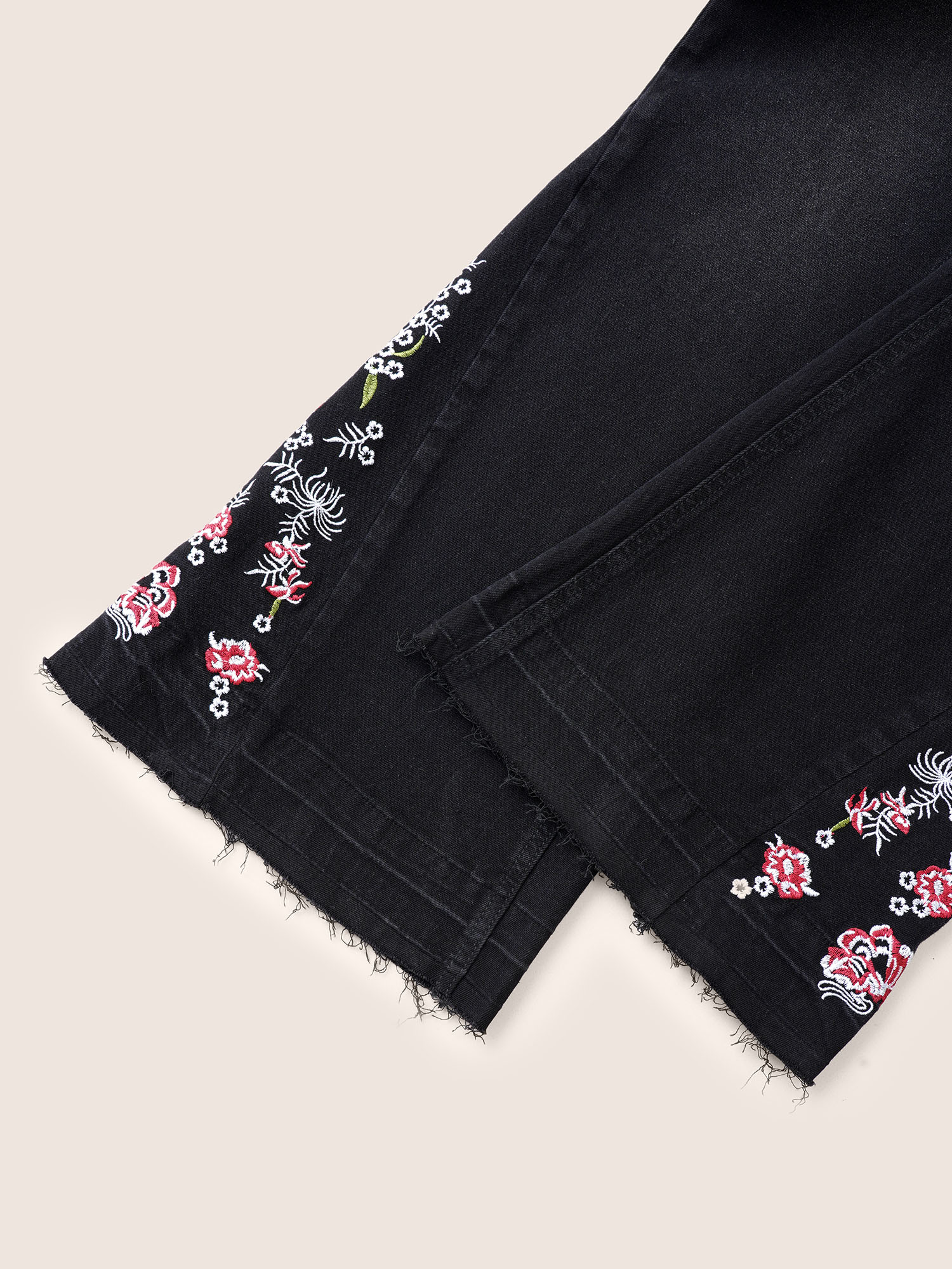 

Plus Size Floral Embroidered Raw Hem Bootcut Jeans Women Black Elegant Plants Non High stretch Slanted pocket Jeans BloomChic