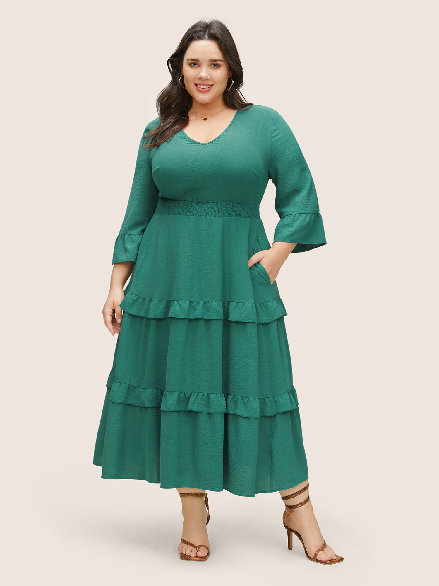 

Plus Size Plain Shirred Flutter Layered Hem Dress Emerald Women Elegant Non V-neck Elbow-length sleeve Curvy Midi Dress BloomChic