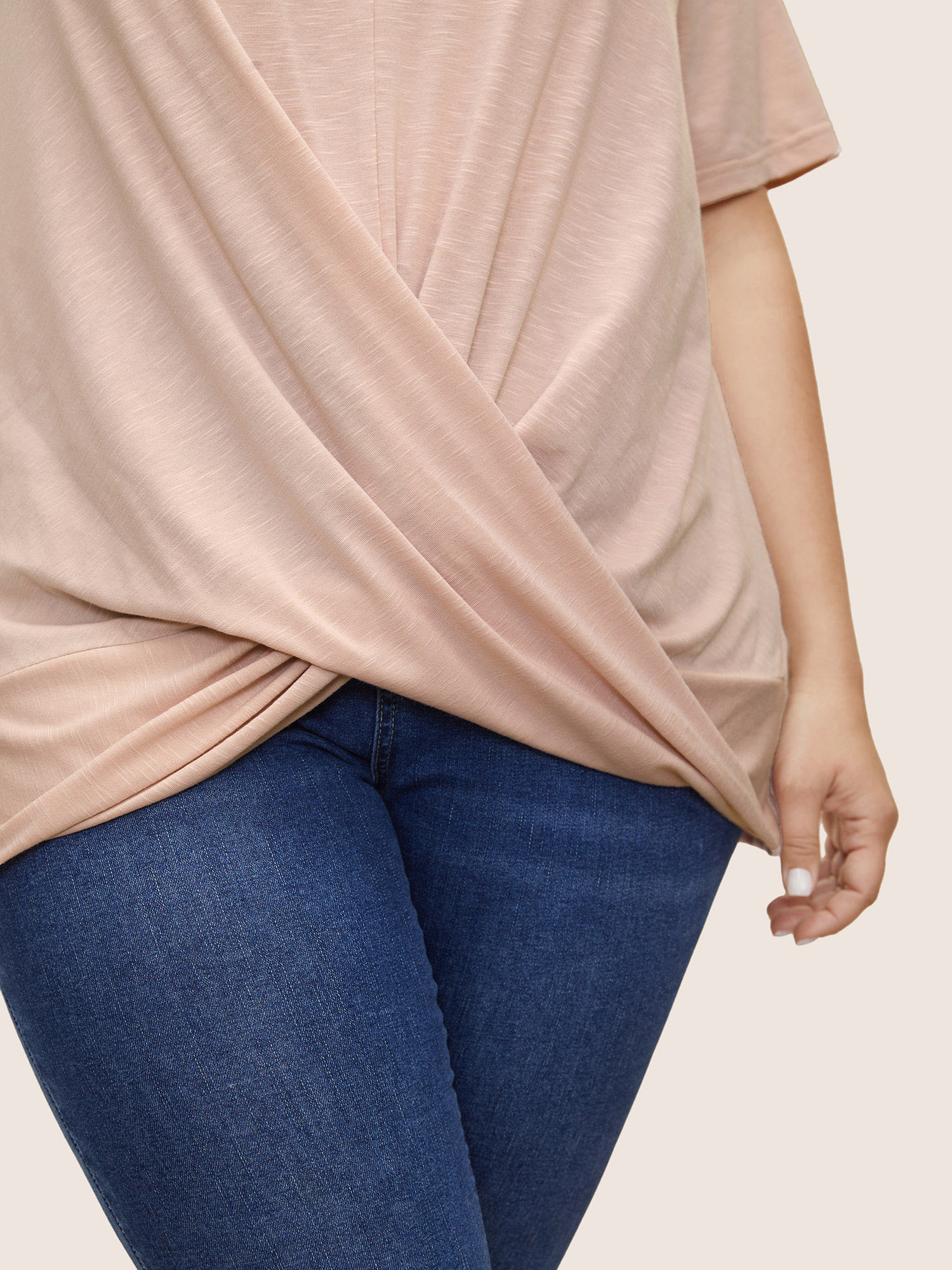 Plus Size Plain Crew Neck Twist Front Gathered T-shirt Crepe Women Elegant Non Plain Round Neck Everyday T-shirts BloomChic 14-16/1X 