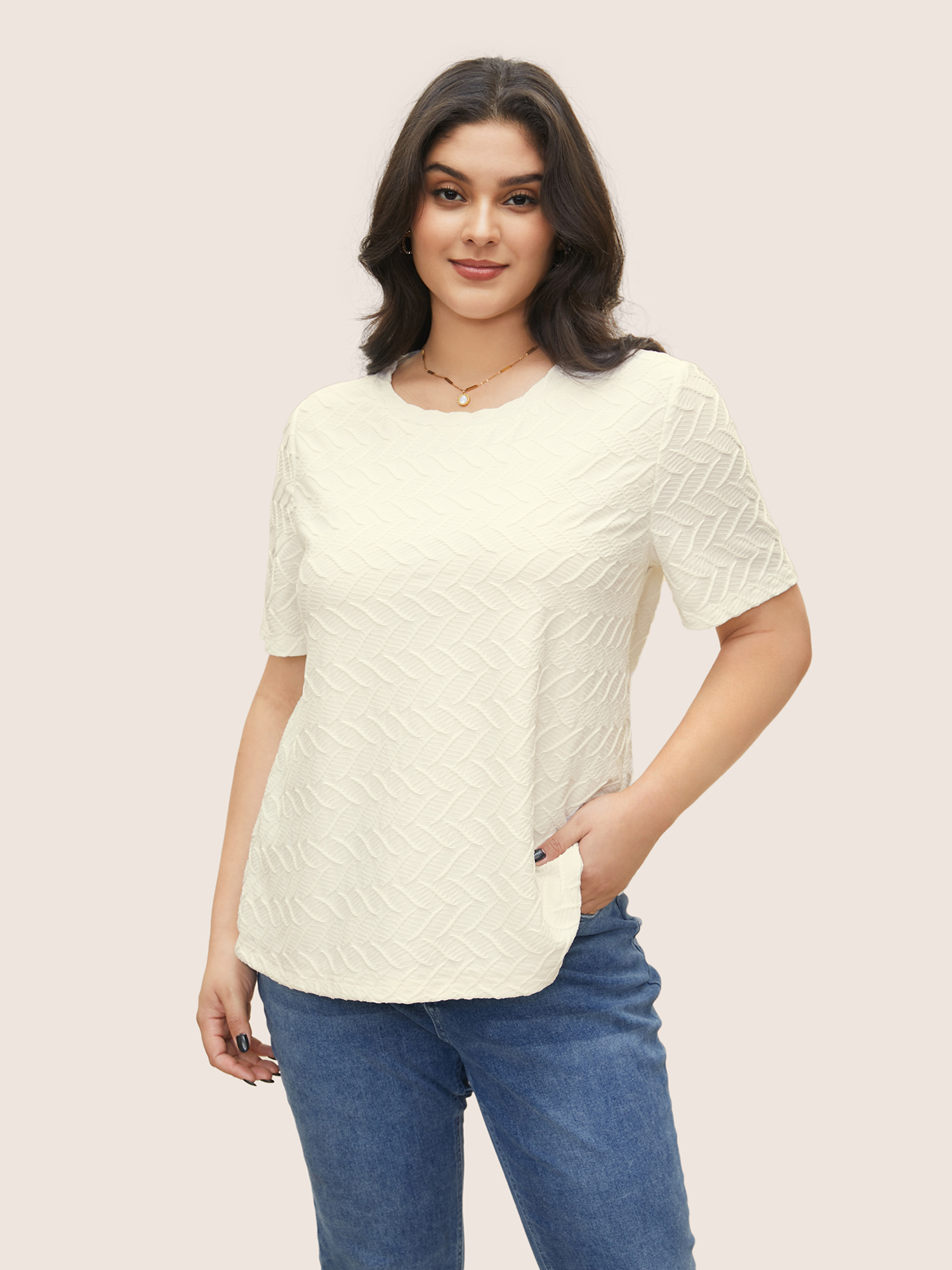 

Plus Size Solid Textured Slight Stretch T-shirt White Women Casual Non Plain Round Neck Everyday T-shirts BloomChic