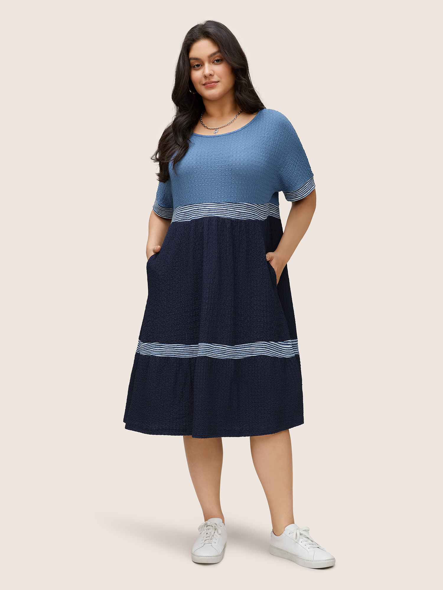 

Plus Size Plisse Striped Colorblock Batwing Sleeve Dress Blue Women Casual Non Round Neck Short sleeve Curvy Knee Dress BloomChic