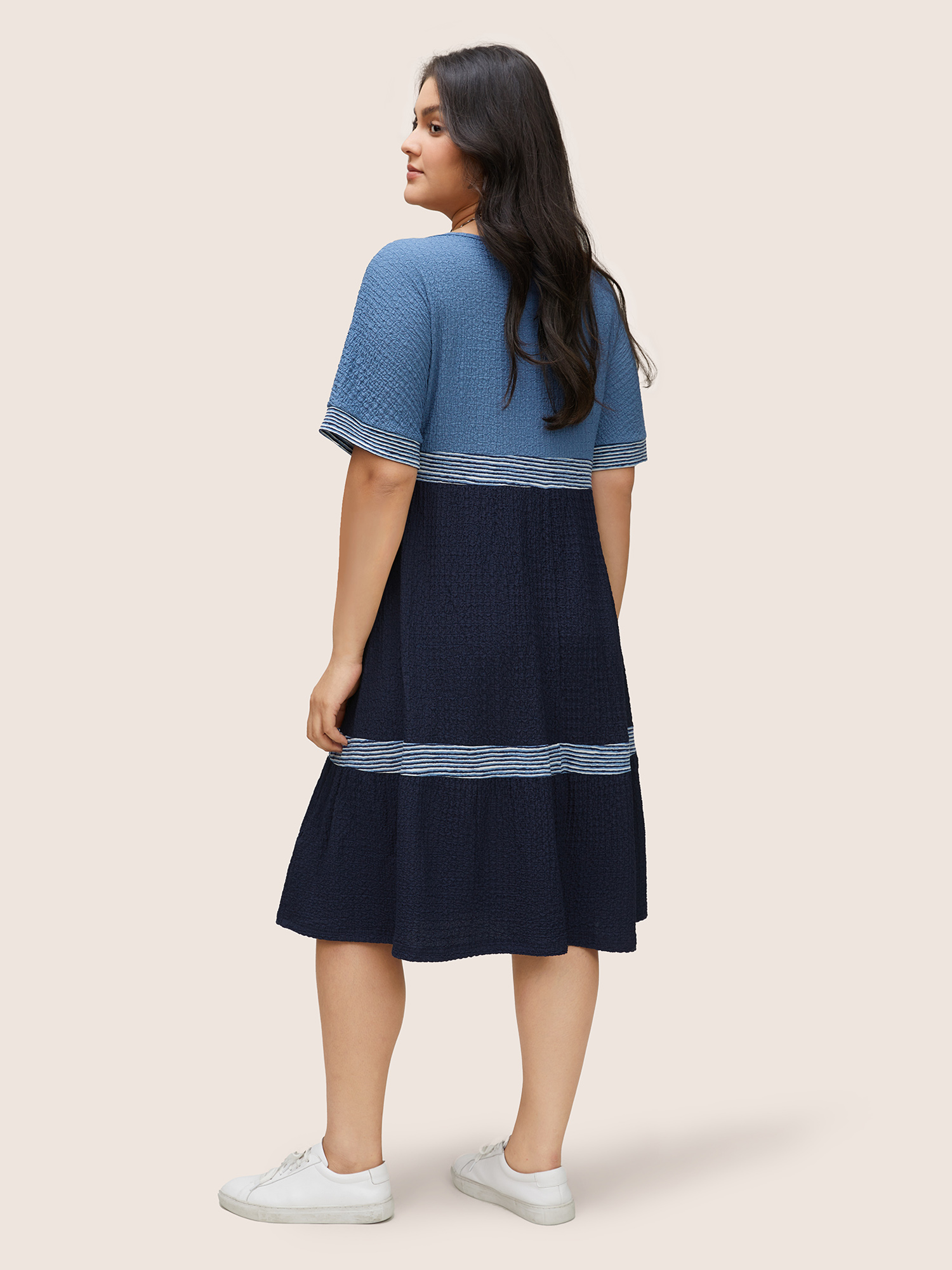 

Plus Size Plisse Striped Colorblock Batwing Sleeve Dress Blue Women Casual Non Round Neck Short sleeve Curvy Knee Dress BloomChic