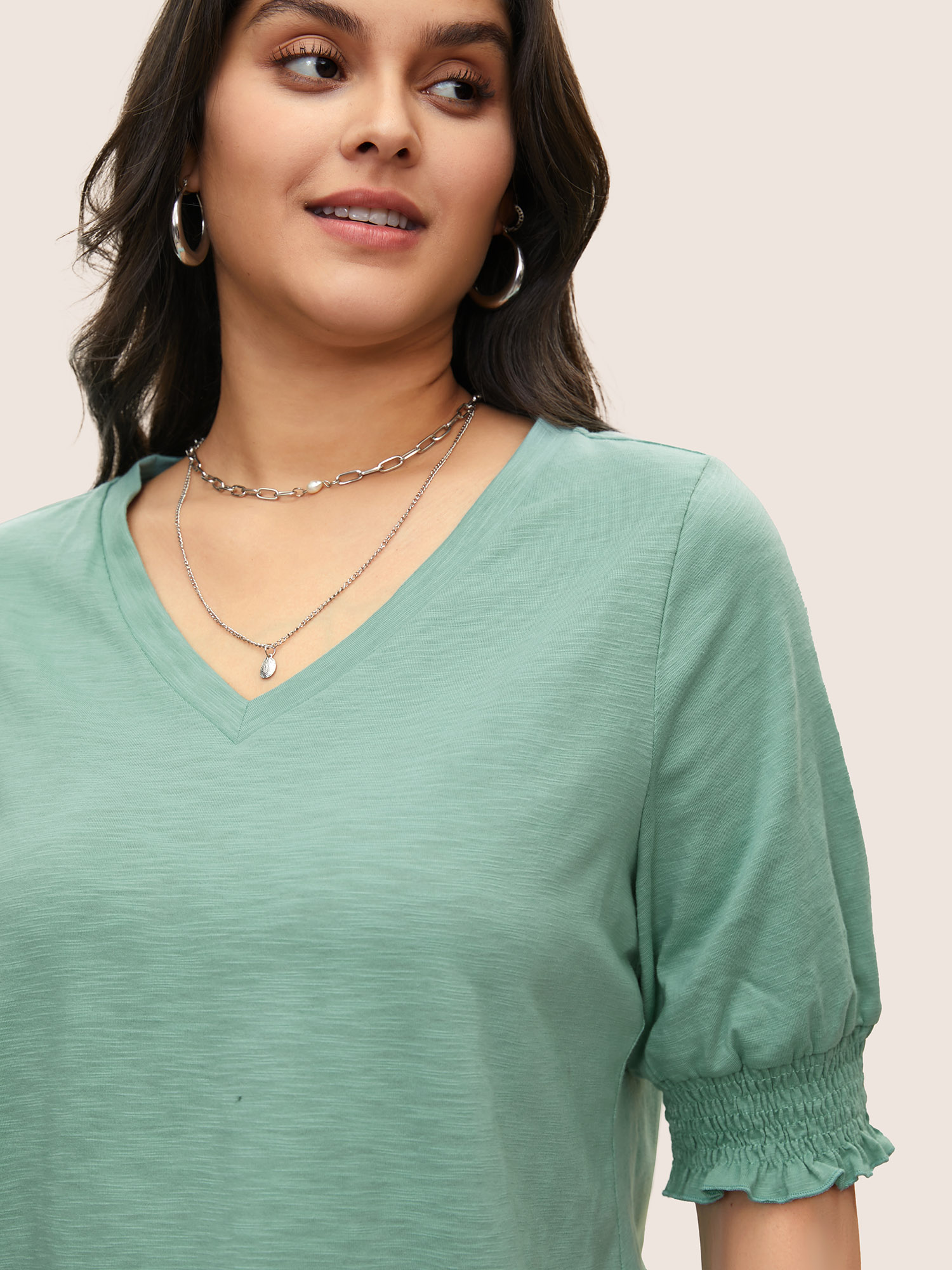 

Plus Size Solid Lantern Sleeve V Neck Shirred T-shirt Mint Women Casual Non Plain V-neck Everyday T-shirts BloomChic