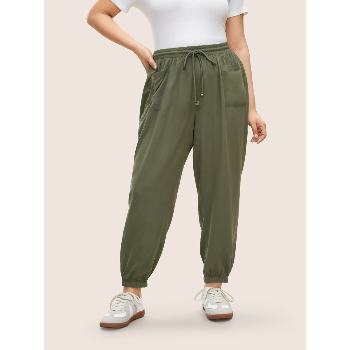 

Plus Size Solid Patched Pocket Elastic Waist Drawstring Pants Women ArmyGreen Casual Loose High Rise Everyday Pants BloomChic