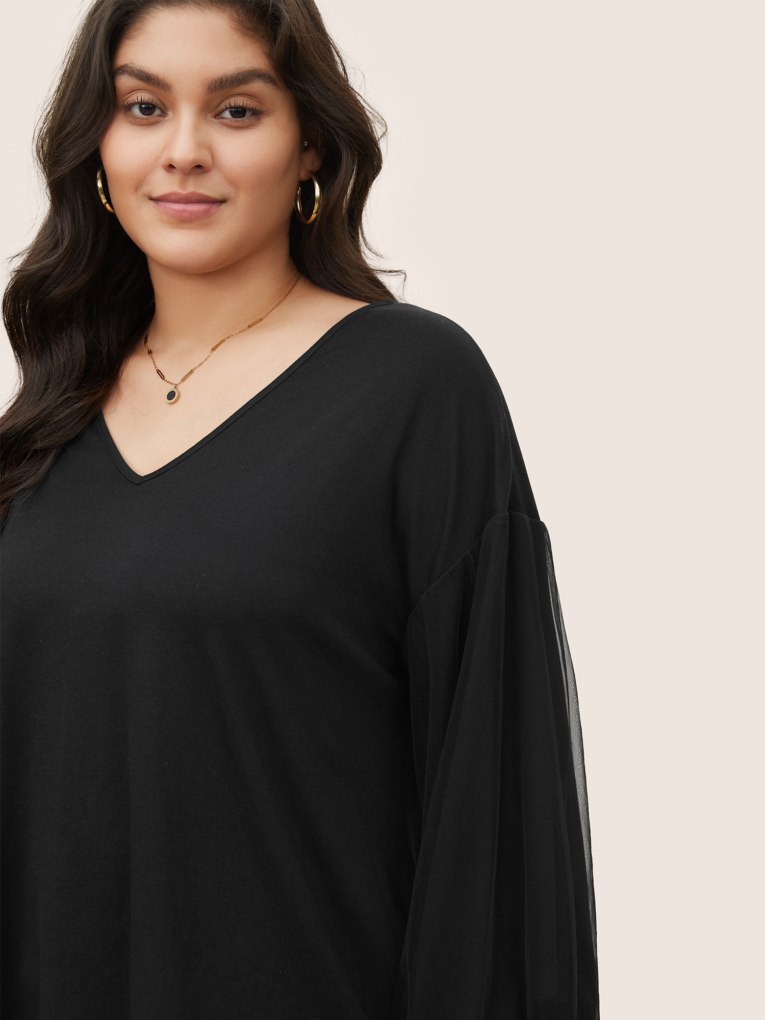 

Plus Size Plain Tiered Mesh Patchwork T-shirt Black Women Elegant Non Plain V-neck Everyday T-shirts BloomChic