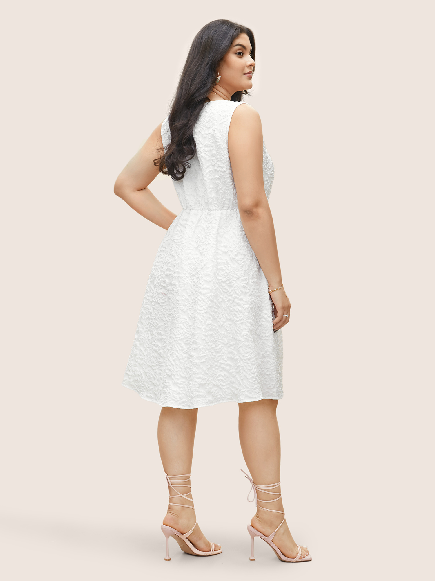 Plus Size Textured Solid Pocket Square Neck Tank Dress White Women Elegant Texture Square Neck Sleeveless Curvy Midi Dress BloomChic 22-24/3X 