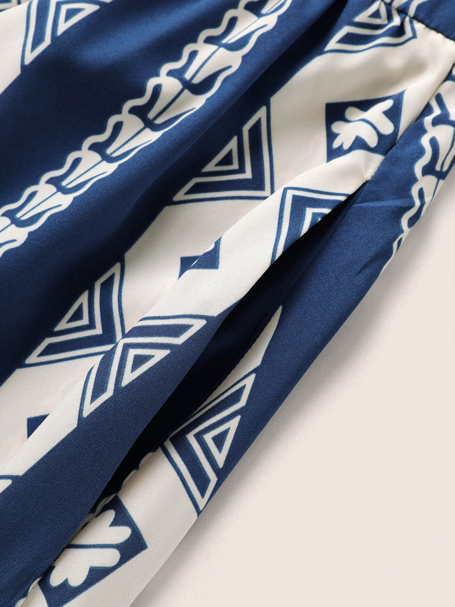 Plus Size Bandana Print Patchwork Elastic Waist Dress DarkBlue Women Resort Non V-neck Short sleeve Curvy Midi Dress BloomChic 26/4X 