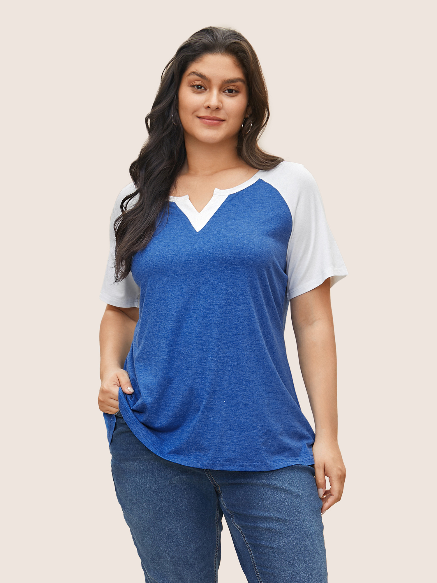 

Plus Size Colorblock Contrast Notched Raglan Sleeve T-shirt Aegean Women Casual Plain Everyday T-shirts BloomChic