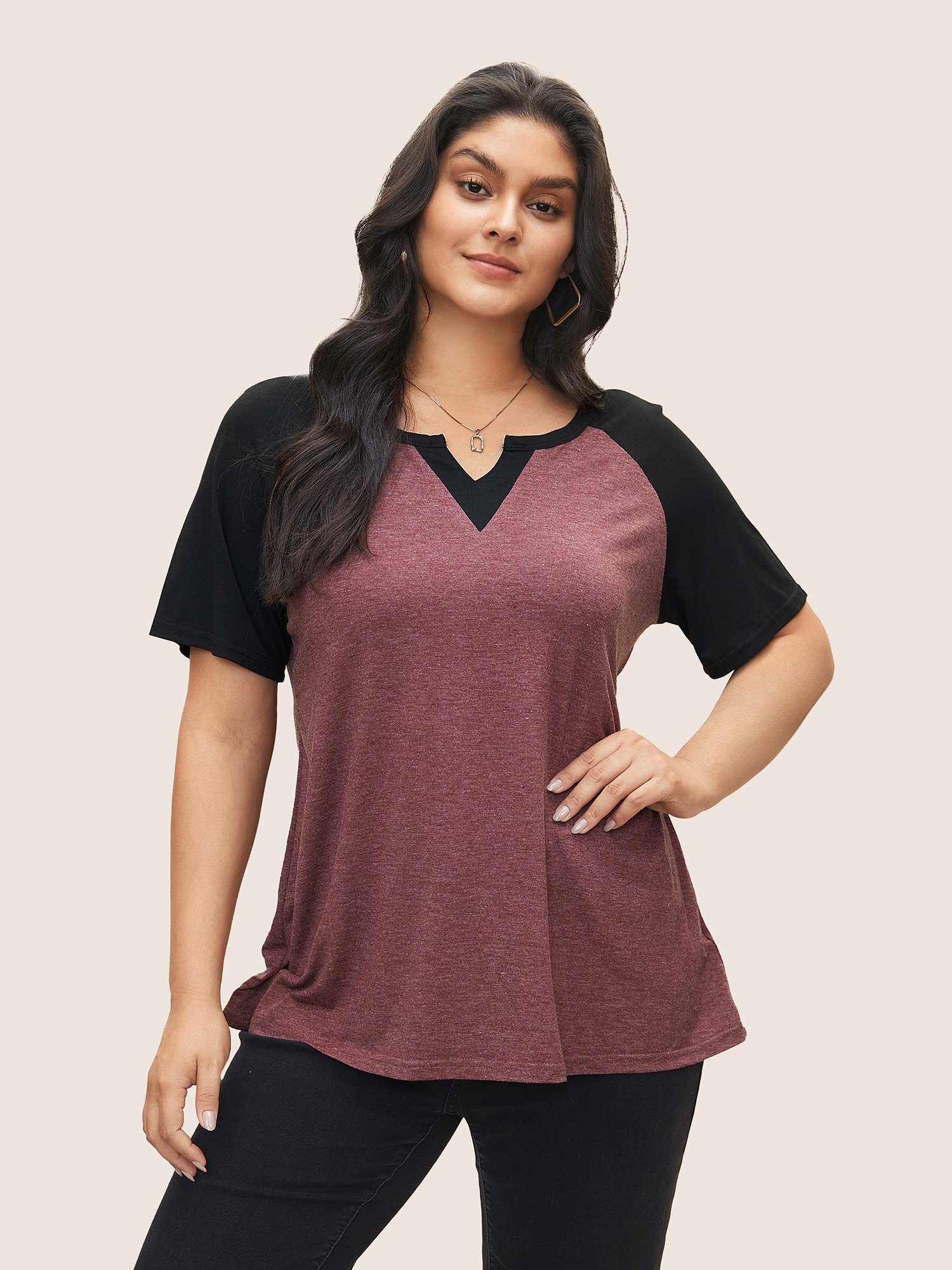 

Plus Size Colorblock Contrast Notched Raglan Sleeve T-shirt Burgundy Women Casual Plain Everyday T-shirts BloomChic