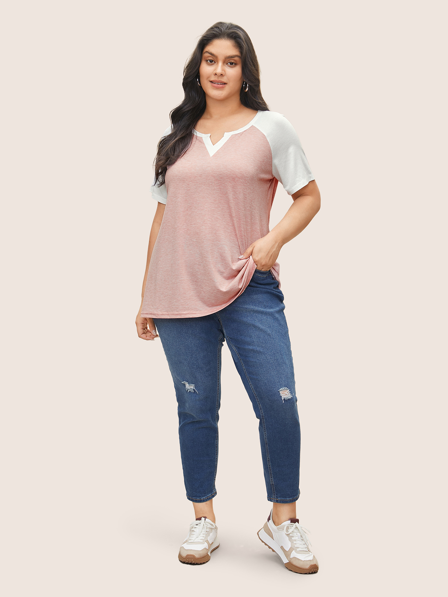 

Plus Size Colorblock Contrast Notched Raglan Sleeve T-shirt Crepe Women Casual Plain Notched collar Everyday T-shirts BloomChic