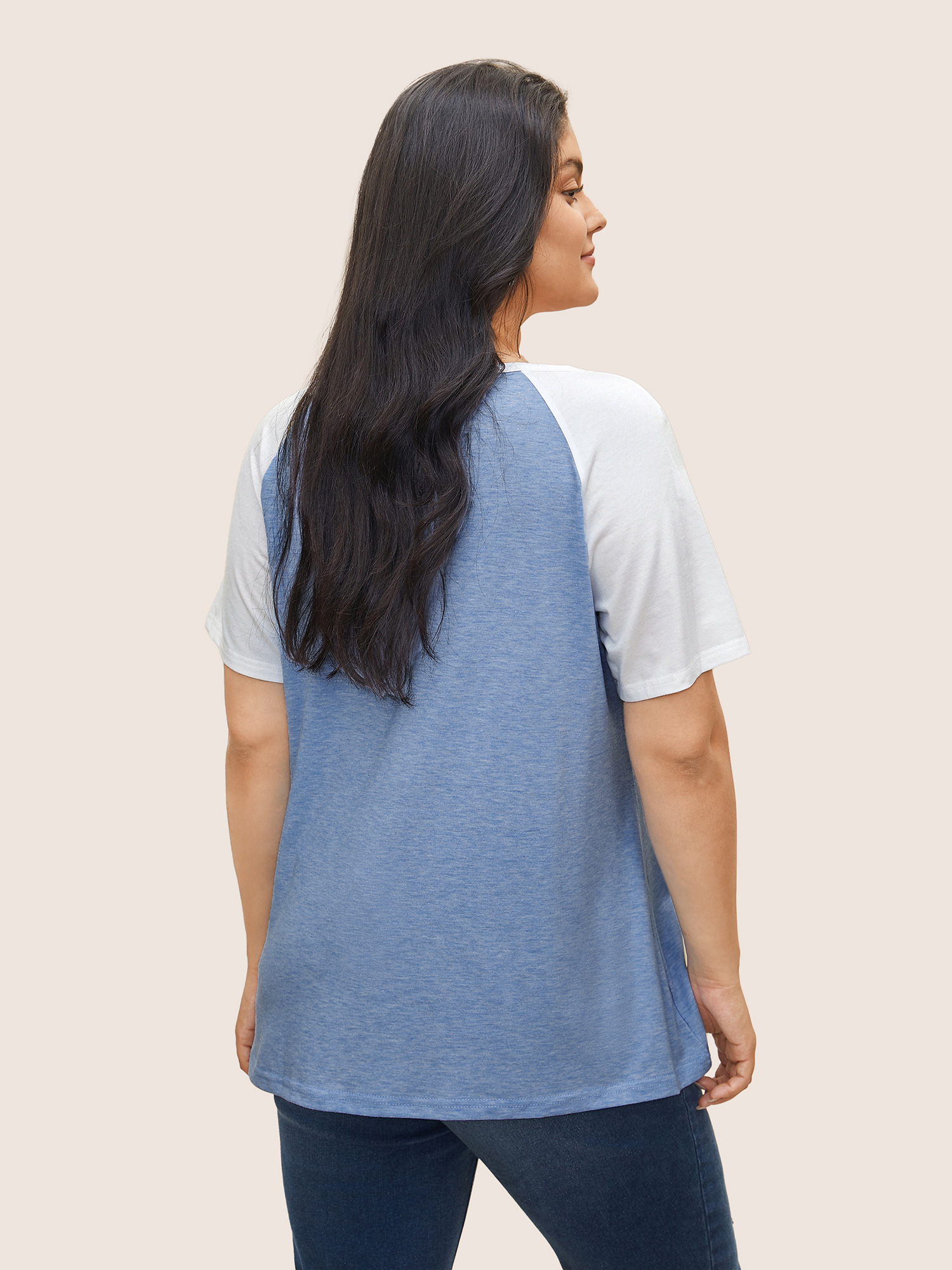 

Plus Size Colorblock Contrast Notched Raglan Sleeve T-shirt LightBlue Women Casual Plain Everyday T-shirts BloomChic