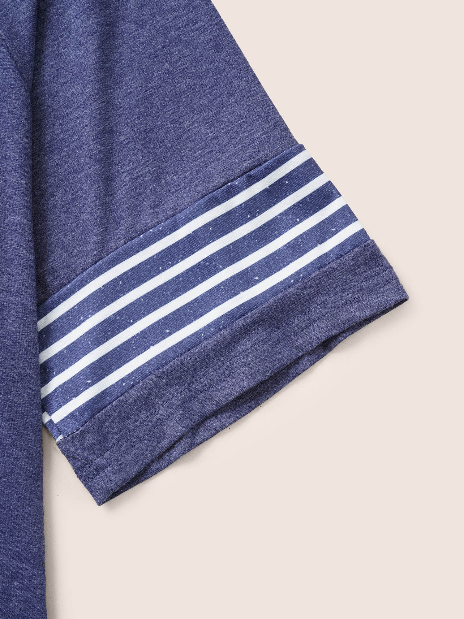 

Plus Size Striped Contrast Raglan Sleeve Crew Neck T-shirt Indigo Women Casual Plain Everyday T-shirts BloomChic