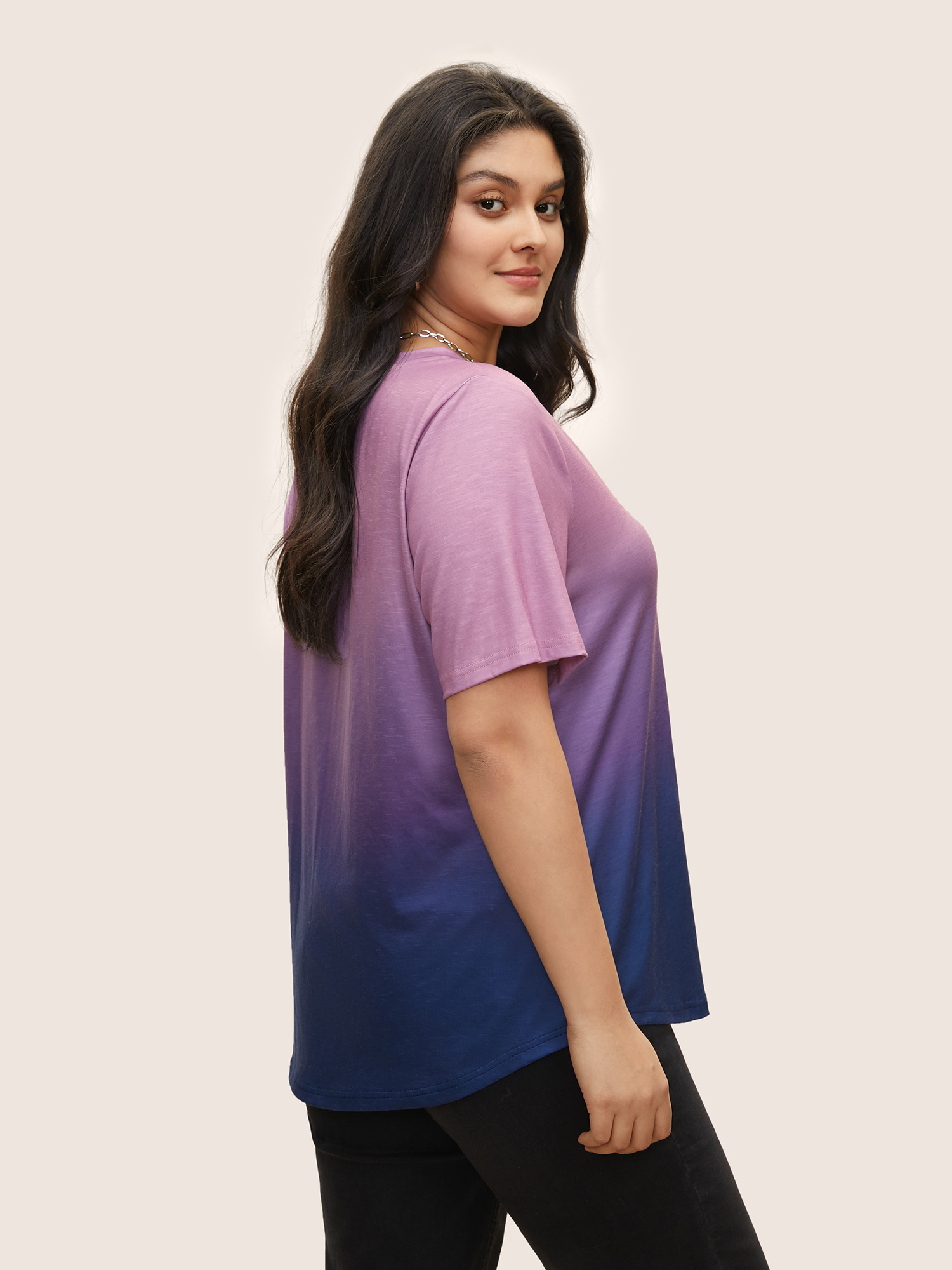 Plus Size Ombre Contrast Patched Pocket T-shirt Multicolor Women Casual Non Ombre V-neck Everyday T-shirts BloomChic 18-20/2X 