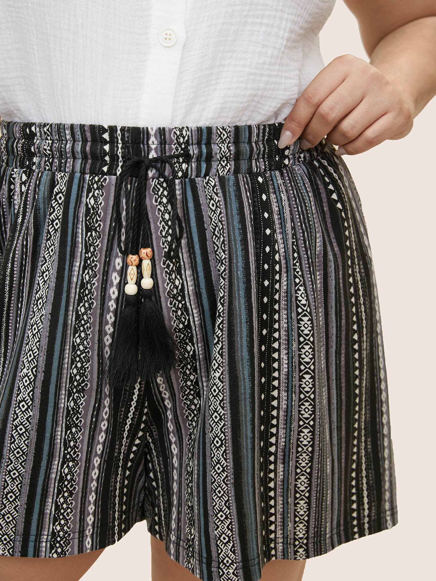 Plus Size Bandana Elastic Waist Drawstring Tassel Trim Shorts Women Black Resort Non Vacation Shorts BloomChic 18-20/2X 