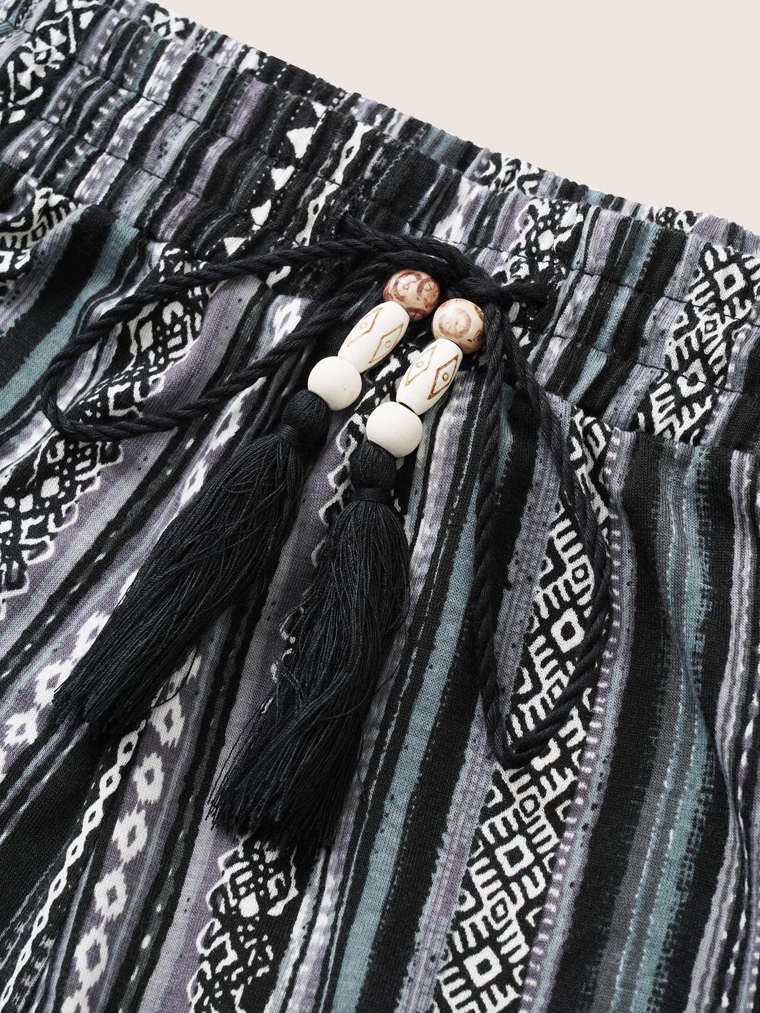 Plus Size Bandana Elastic Waist Drawstring Tassel Trim Shorts Women Black Resort Non Vacation Shorts BloomChic 18-20/2X 