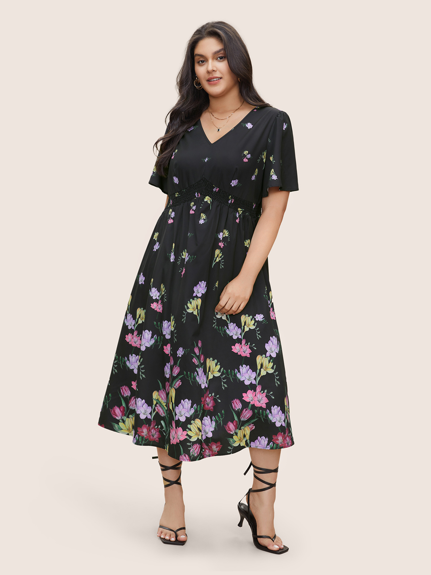 Plus Size Floral Print Shirred Pocket Ruffle Sleeve Dress Black Women Non Curvy Midi Dress BloomChic 30/6X 