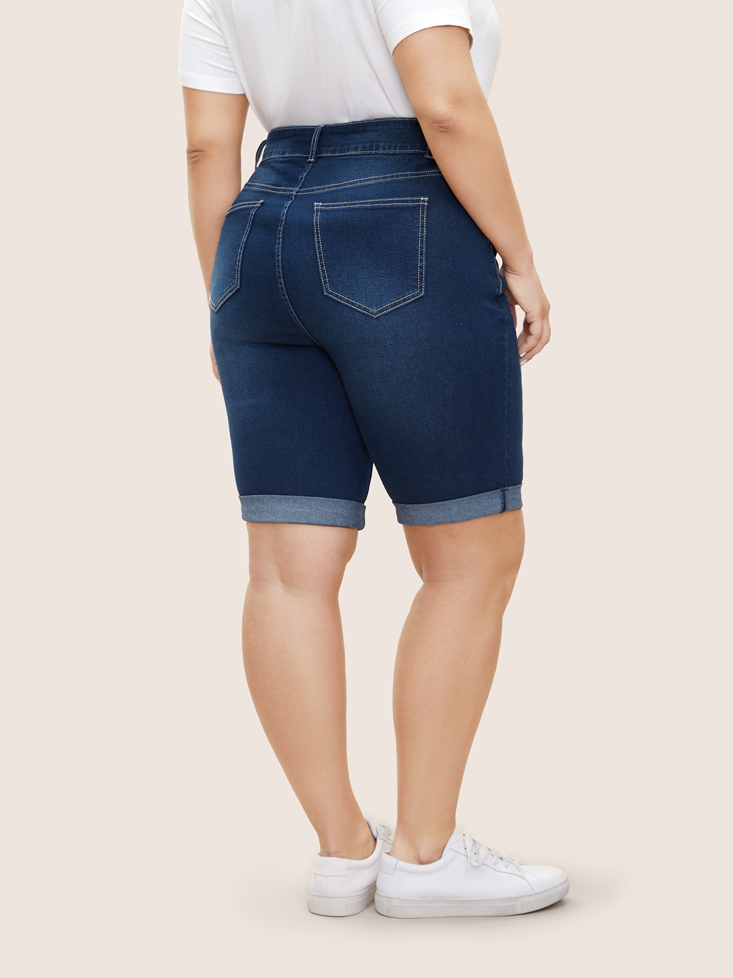 Plus Size Button Fly Roll Hem Skinny Denim Shorts Women Indigo Non High stretch Everyday Slanted pocket Casual Denim Shorts BloomChic 20/2X 