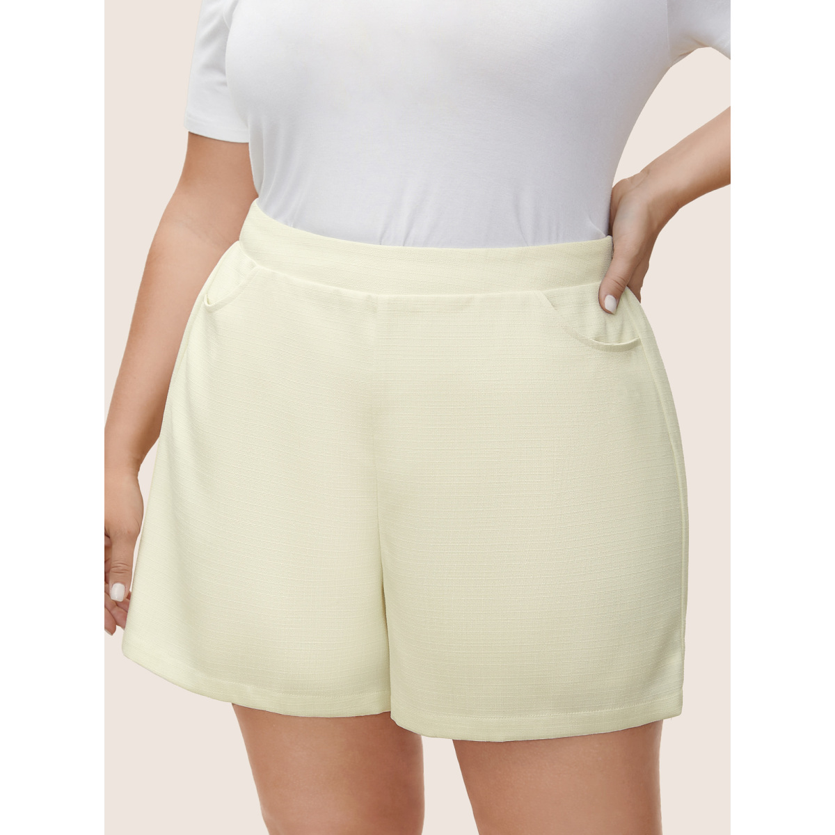

Plus Size Plain Textured Elastic Waist High Rise Shorts Women Beige Casual Non Loose Everyday Shorts BloomChic