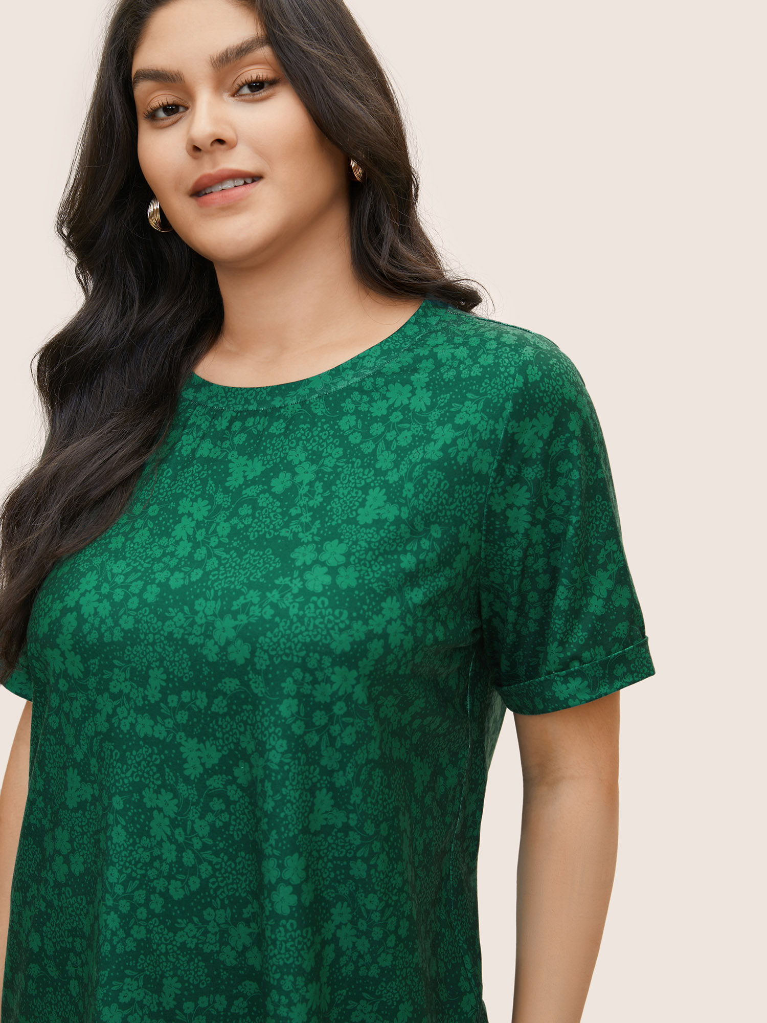 Plus Size Ditsy Floral Print Crew Neck T-shirt DarkGreen Women Casual Non Ditsy Floral Round Neck Everyday T-shirts BloomChic 14-16/1X 