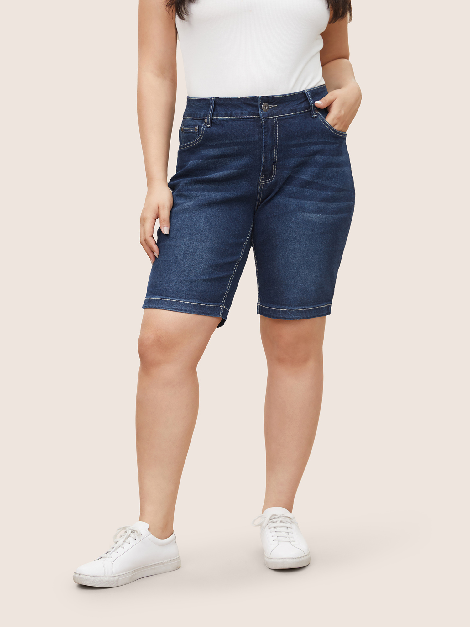 

Plus Size Very Stretchy High Rise Dark Wash Denim Shorts Women Indigo Casual Plain High stretch Slanted pocket Jeans BloomChic