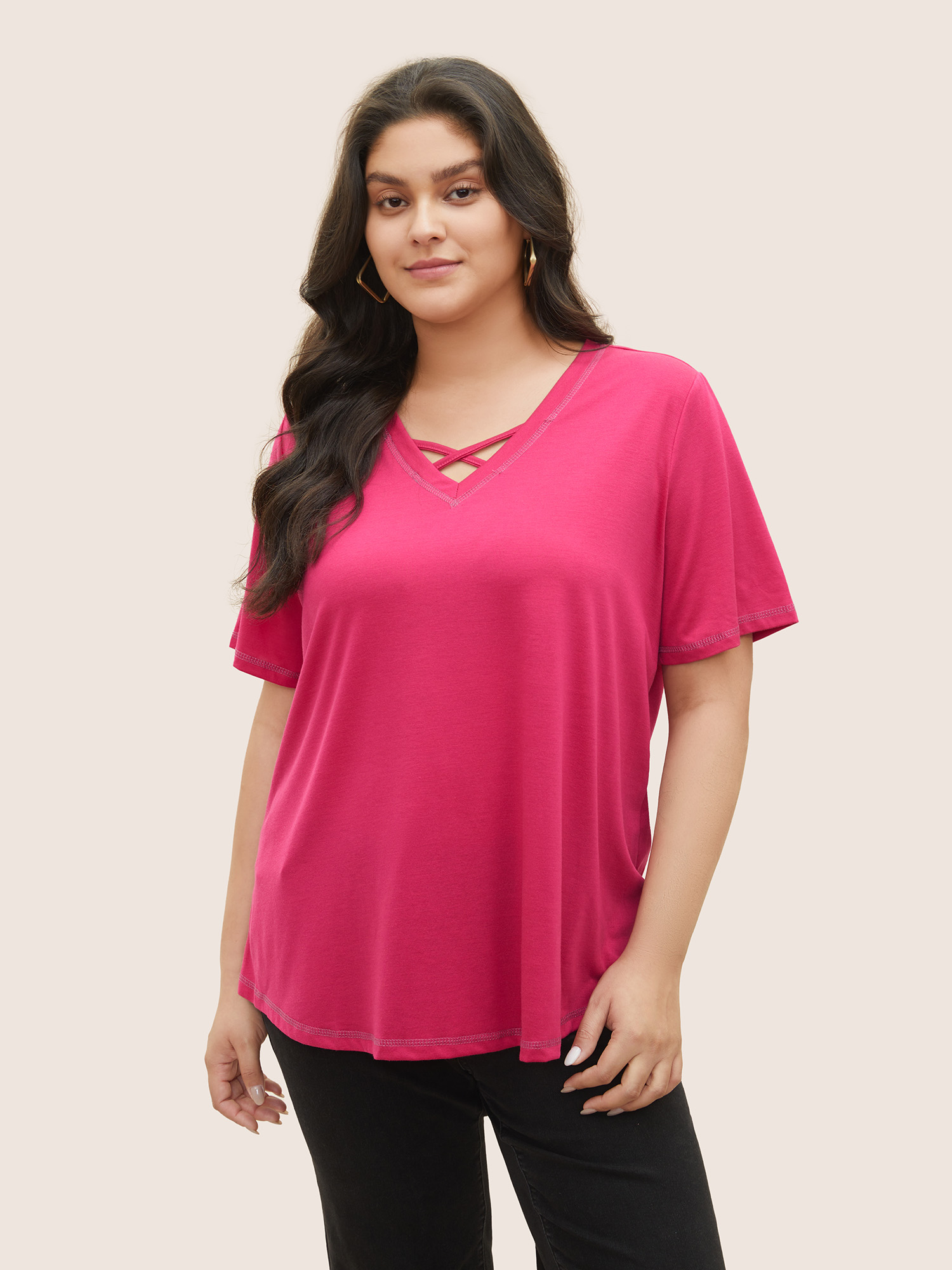 

Plus Size Solid Crisscross Neck Contrast Stitch T-shirt Crimson Women Casual Plain V-neck Everyday T-shirts BloomChic