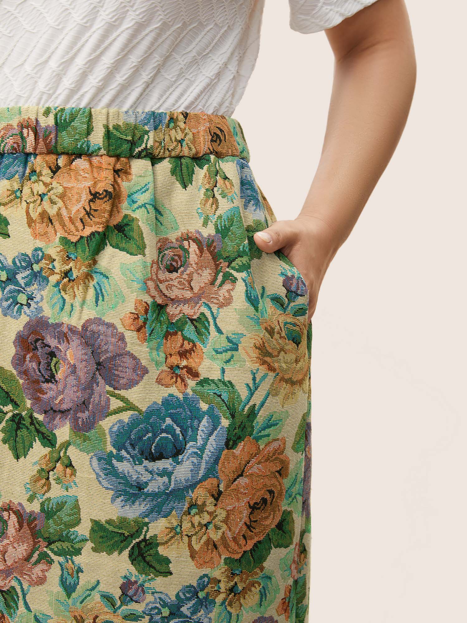 

Plus Size Floral Print Elastic Waist Pocket Split Hem Skirt Women LightBrown Elegant Non No stretch Slanted pocket Everyday Skirts BloomChic