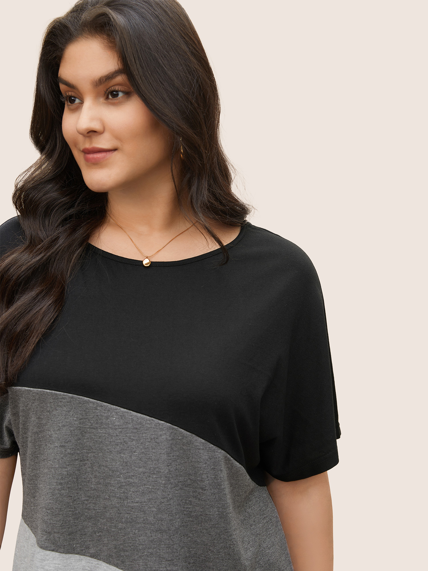 

Plus Size Colorblock Contrast Crew Neck Batwing Sleeve T-shirt Black Women Casual Contrast Colorblock Round Neck Everyday T-shirts BloomChic