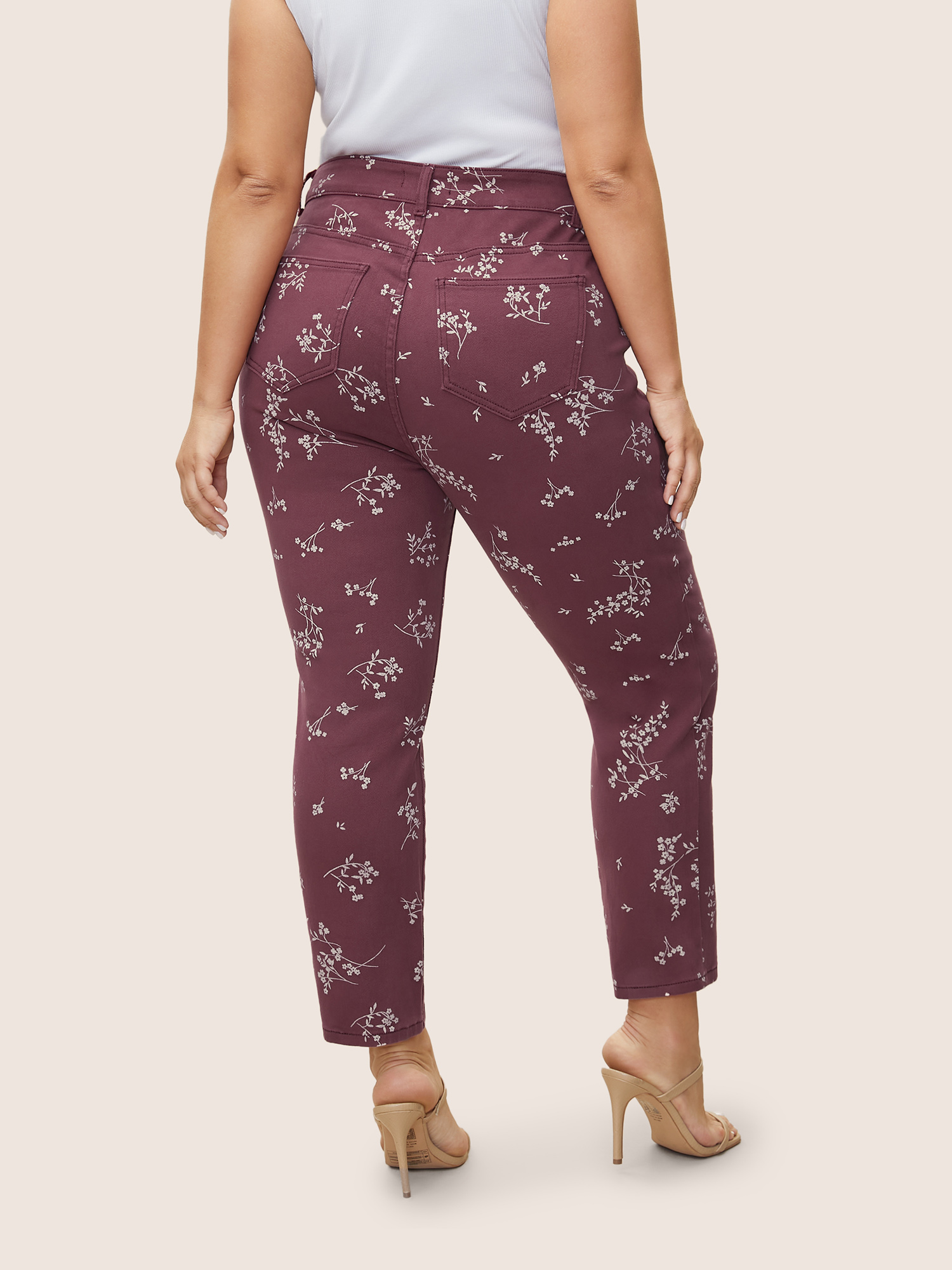 Plus Size Graphic Natural Print Color Wash Jeans Women RedViolet Elegant Natural Flowers Non High stretch Slanted pocket Jeans BloomChic 20/2X 