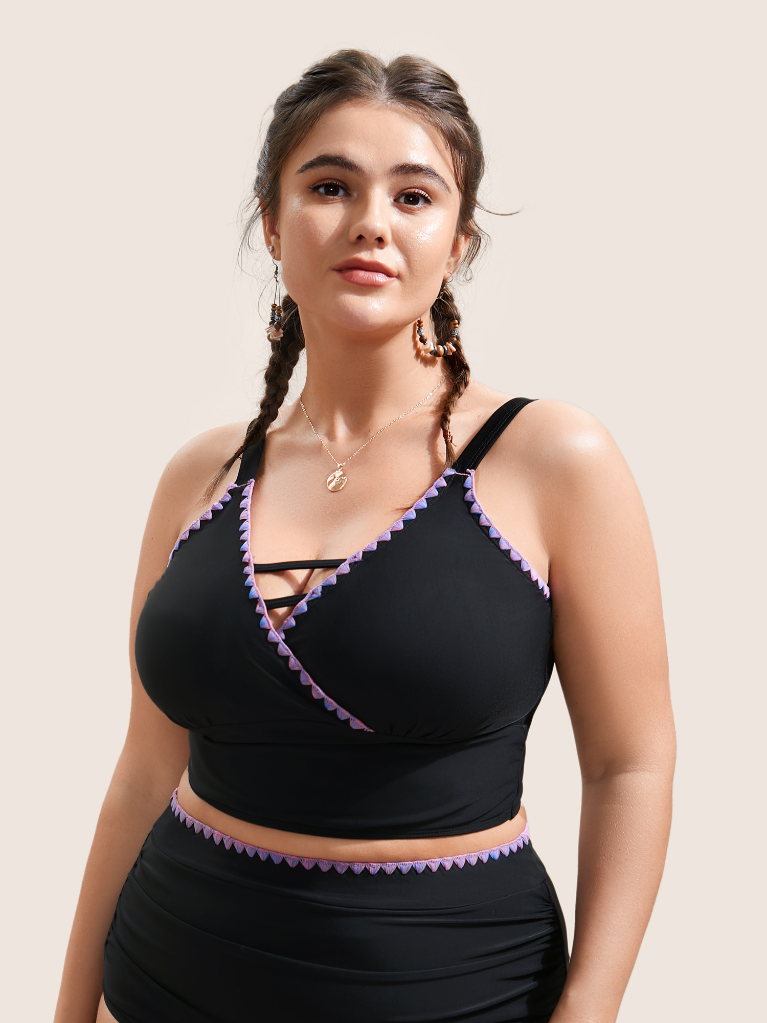 

Plus Size Shell Stitch Hollow Out Warp Swim Top Women's Swimwear Black Beach Non High stretch Skinny V-neck Curve Swim Tops BloomChic