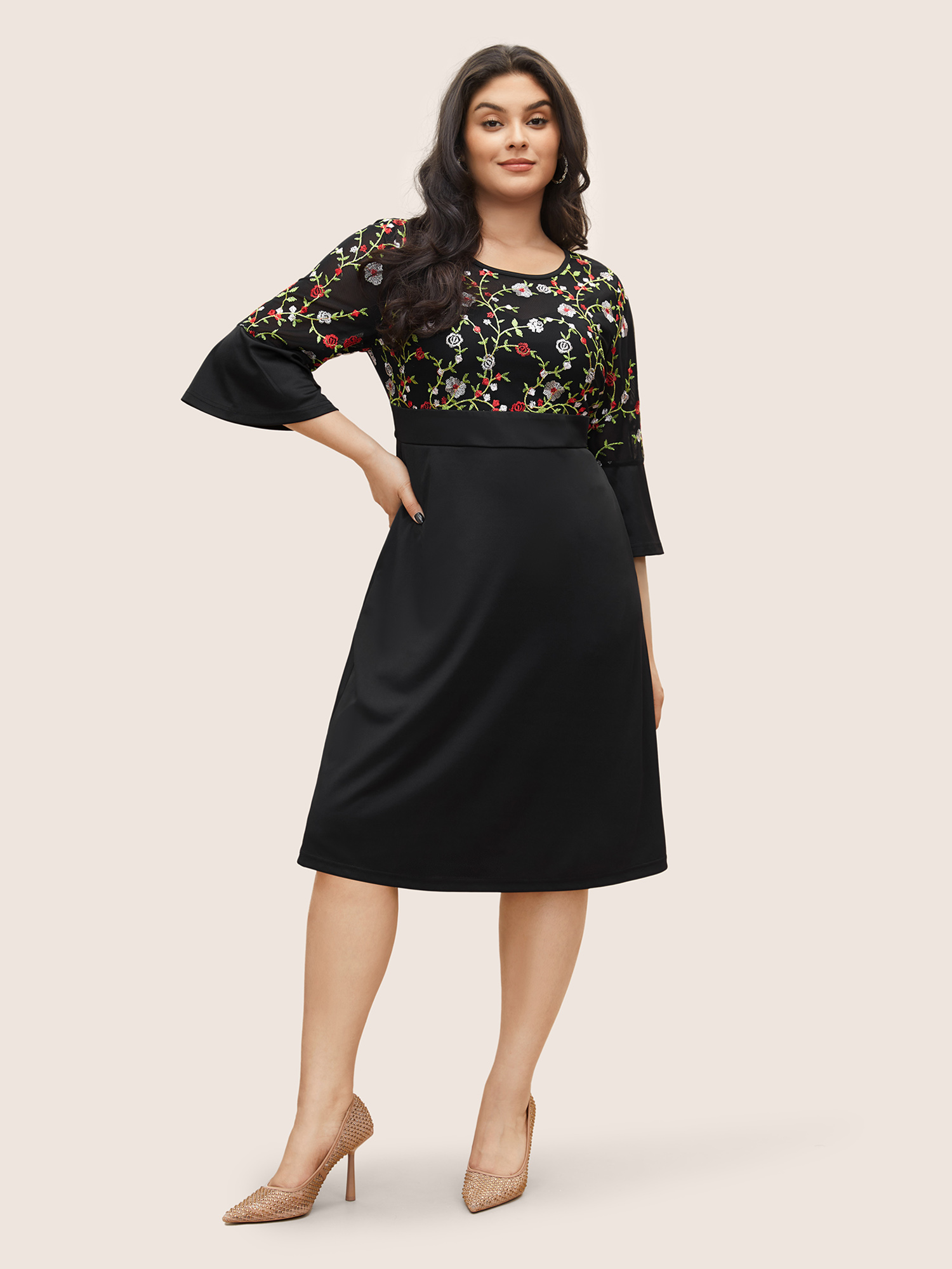 

Plus Size Floral Embroidered Pocket Mesh Patchwork Dress Black Women Cocktail Non Round Neck Elbow-length sleeve Curvy Midi Dress BloomChic