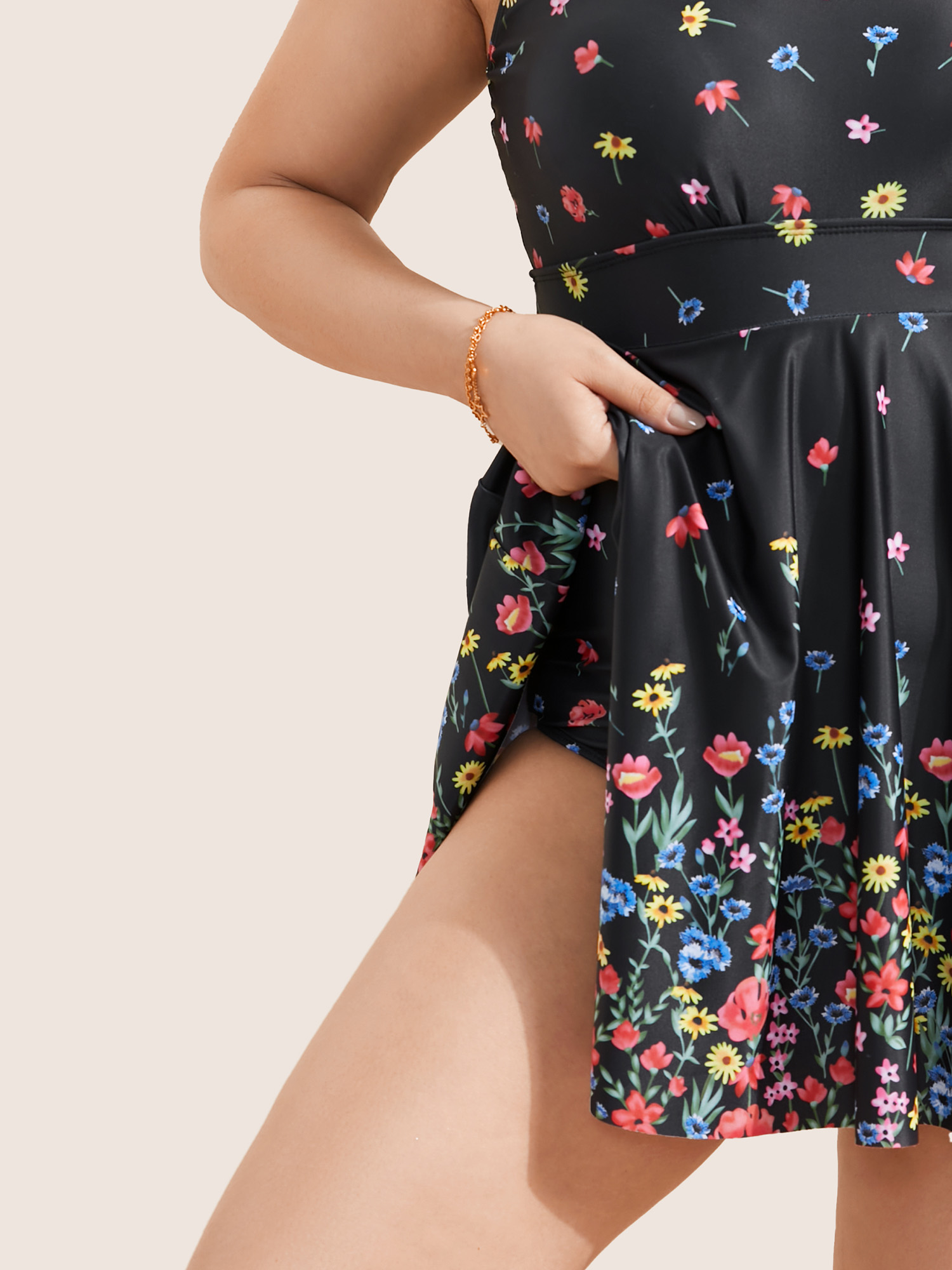 Plus Size Ditsy Floral Lined Spaghetti Strap Swim Dress Women`s Swimwear Black Beach Bodycon U-neck High stretch Curve Swim Dresses BloomChic 30/6X 