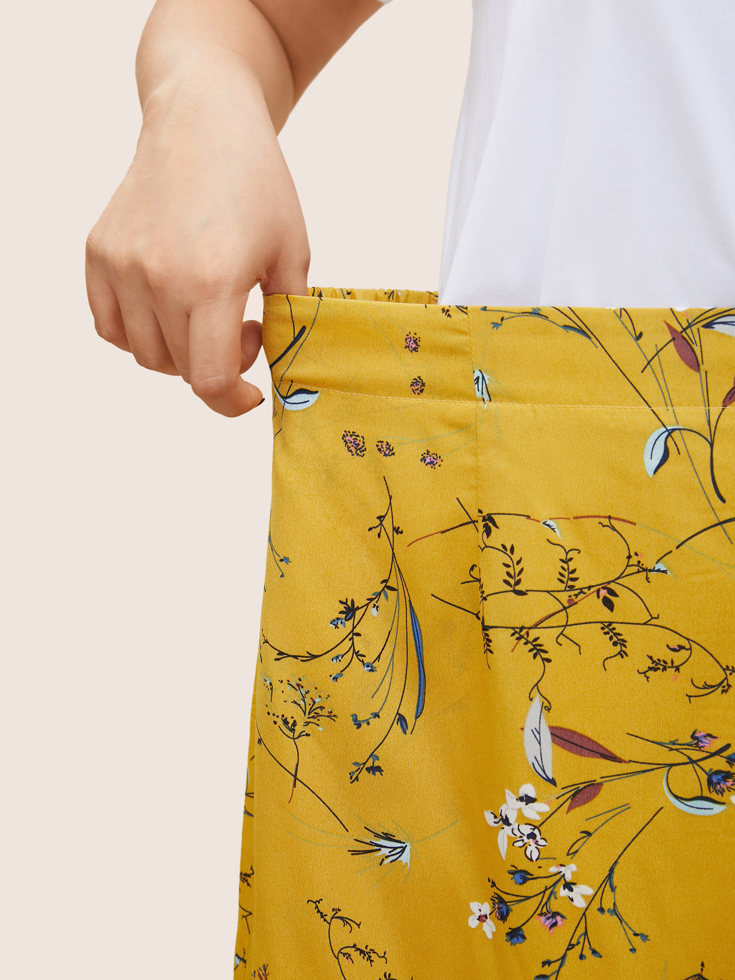 

Plus Size Plants Print Pocket Elastic Waist Cropped Skirt Women Gold Elegant Non No stretch Slanted pocket Everyday Skirts BloomChic