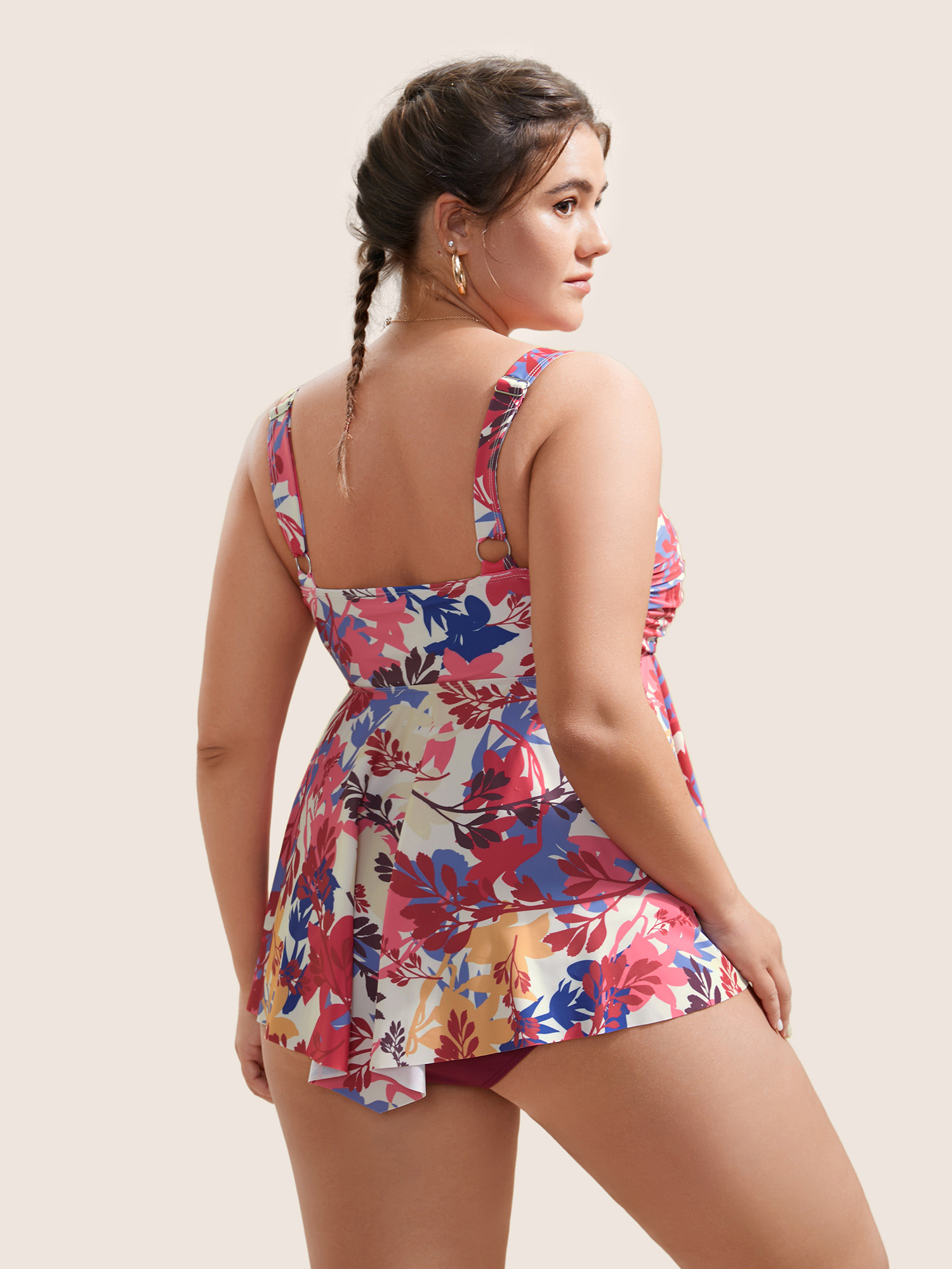 Plus Size Silhouette Floral Print Crossover Tiered Hem Swim Top Women`s Swimwear Multicolor Beach Twist High stretch Bodycon Heart neckline Curve Swim Tops BloomChic 14-16/1X 