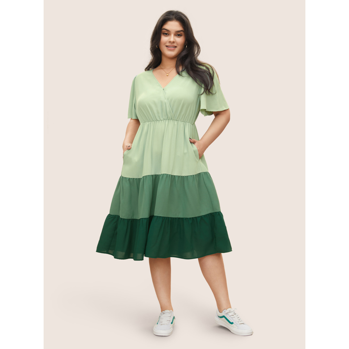 

Plus Size Colorblock Contrast Wrap Elastic Waist Pocket Dress Mint Women Non Overlap Collar Short sleeve Curvy Midi Dress BloomChic
