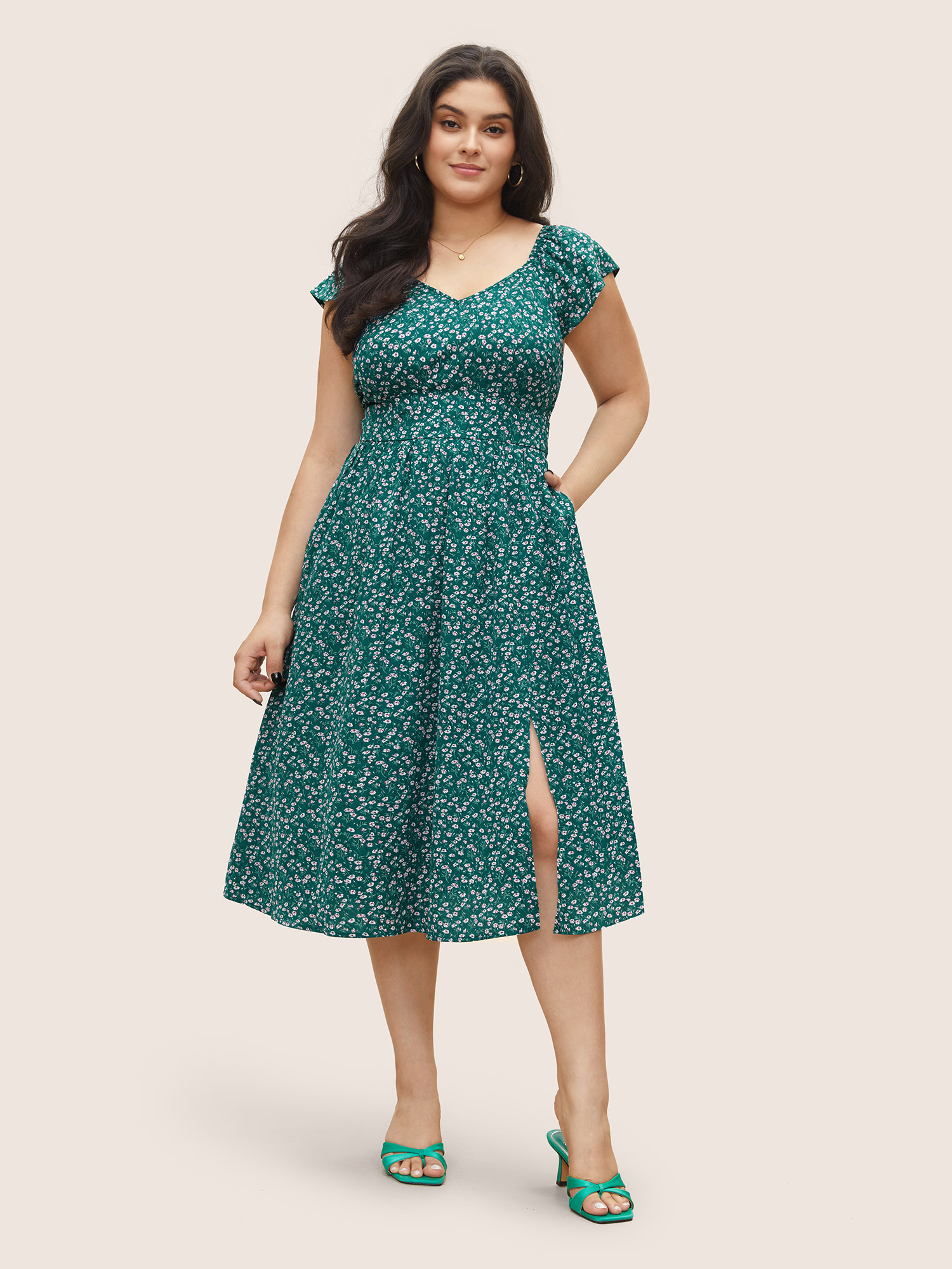 

Plus Size Ditsy Floral Shirred Elastic Waist Split Hem Dress Teal Women Elegant Non Cap Sleeve Curvy Midi Dress BloomChic