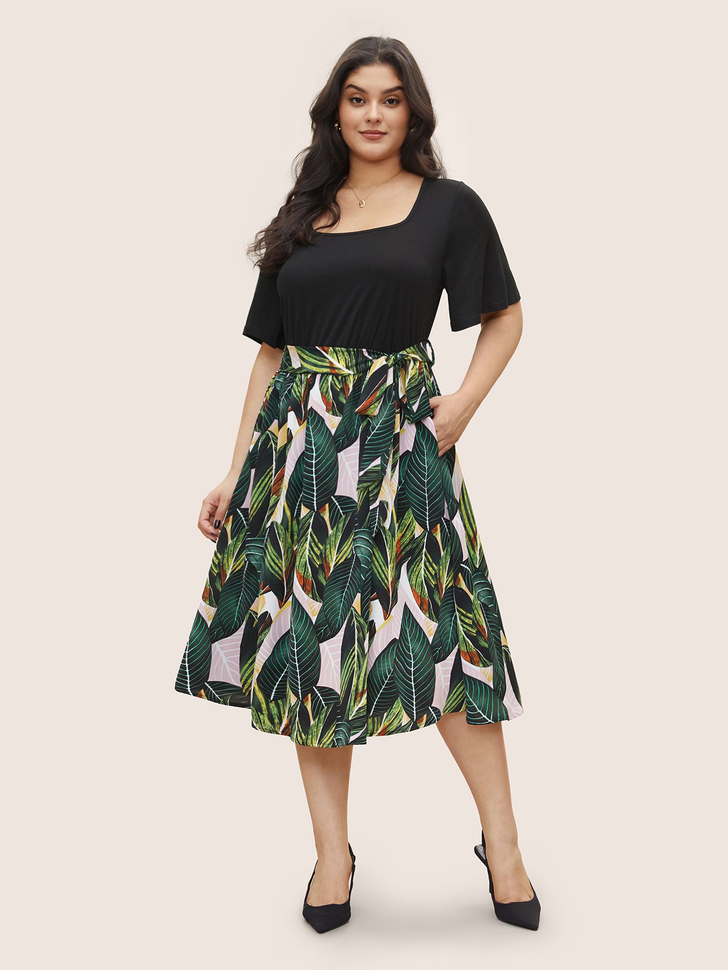 

Plus Size Plants Patchwork Pocket Square Neck Dress Black Women Resort Non Square Neck Short sleeve Curvy Midi Dress BloomChic