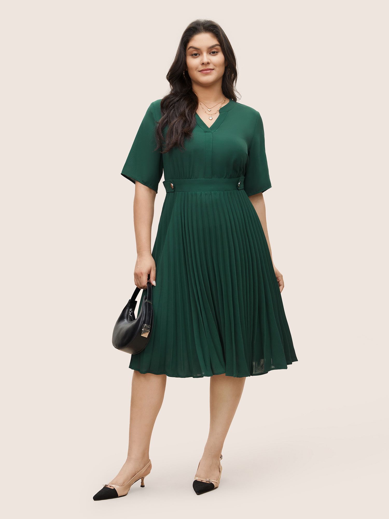 

Plus Size Solid Button Detail Notched Pleated Hem Dress DarkGreen Women Non Notched collar Short sleeve Curvy Midi Dress BloomChic