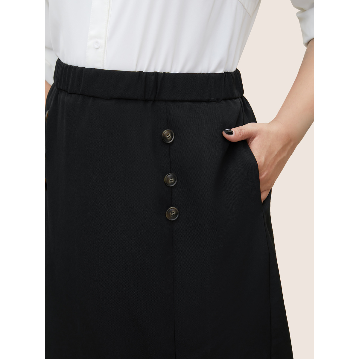 

Plus Size Plain Button Detail Pocket Elastic Waist Cropped Skirt Women Black Workwear Essentials Non No stretch Slanted pocket Work Skirts BloomChic