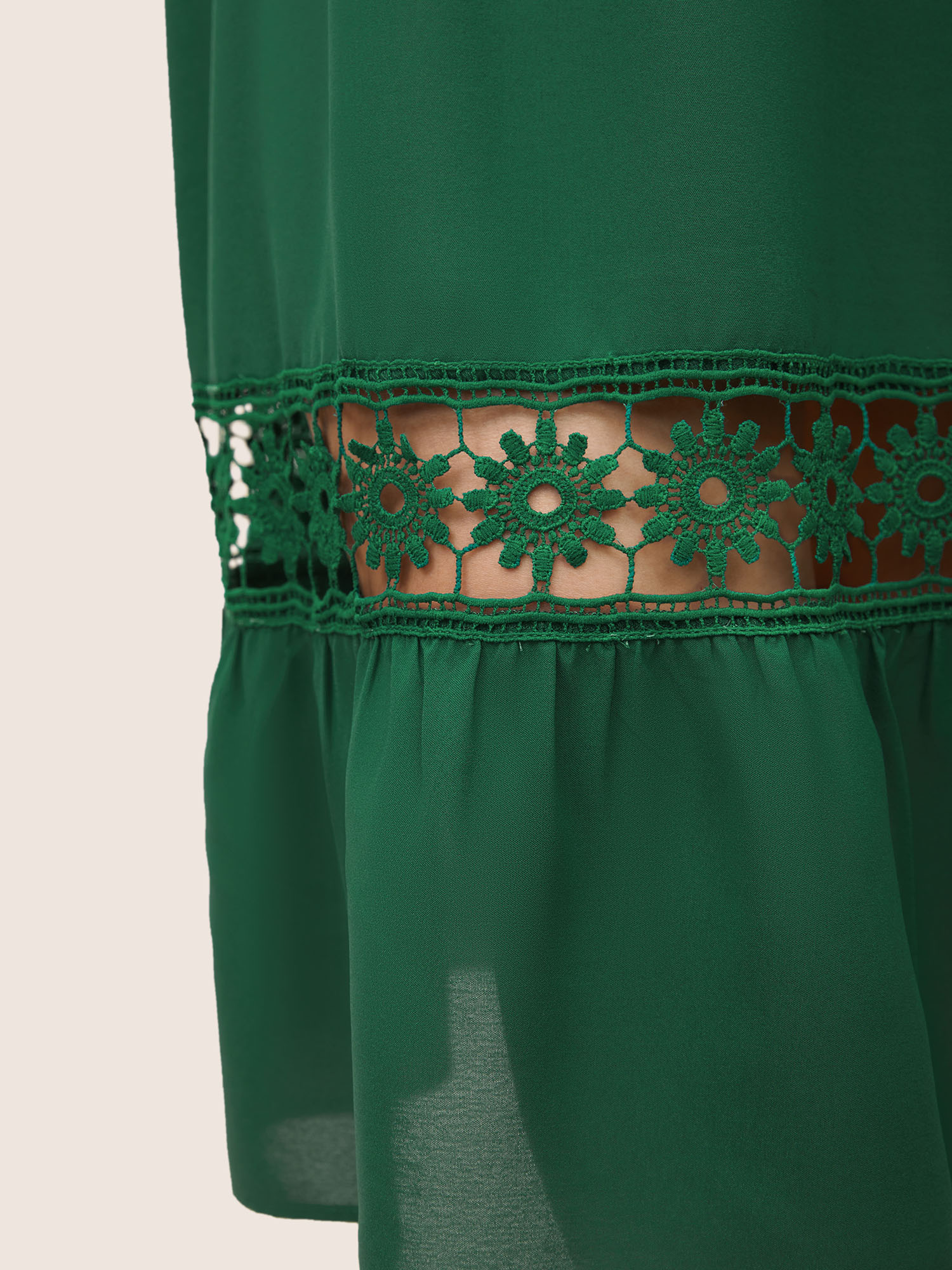 Plus Size Plain Elastic Waist Cut Out Lace Patchwork Dress Emerald Women Non Non Sleeveless Curvy Midi Dress BloomChic 14-16/1X 
